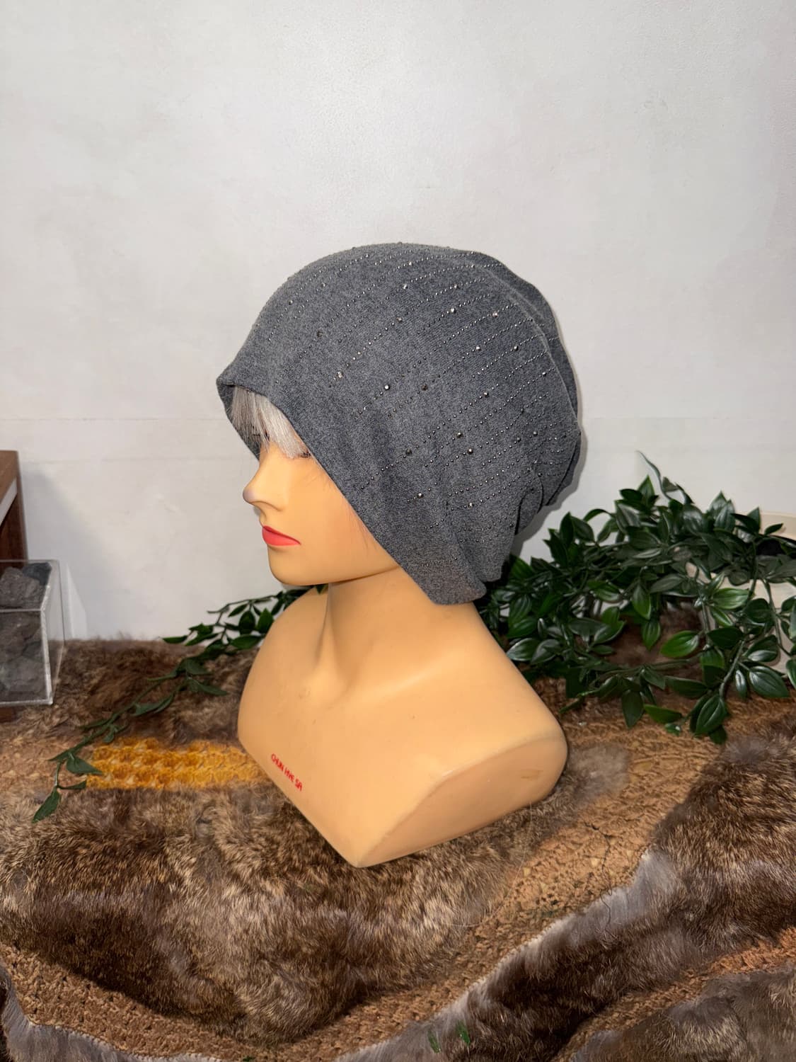 Gray cubic stud loose knit beanie  상품이미지1
