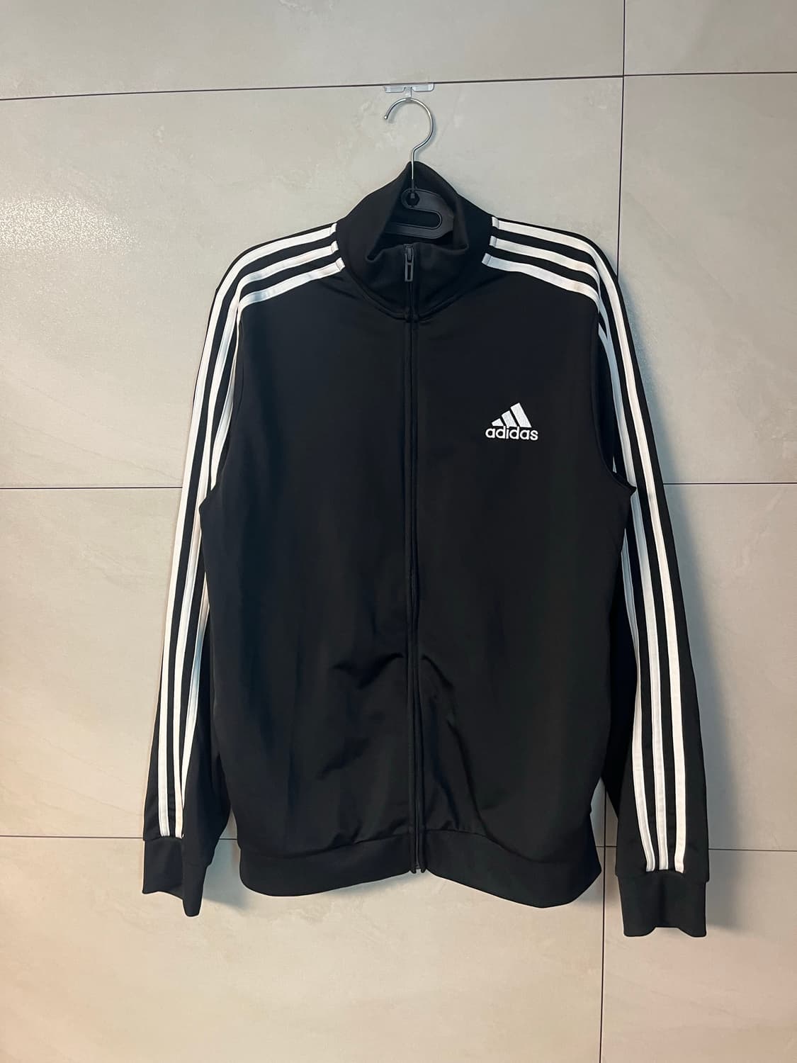 천우희 착용 모델 아디다스 져지 상품이미지4