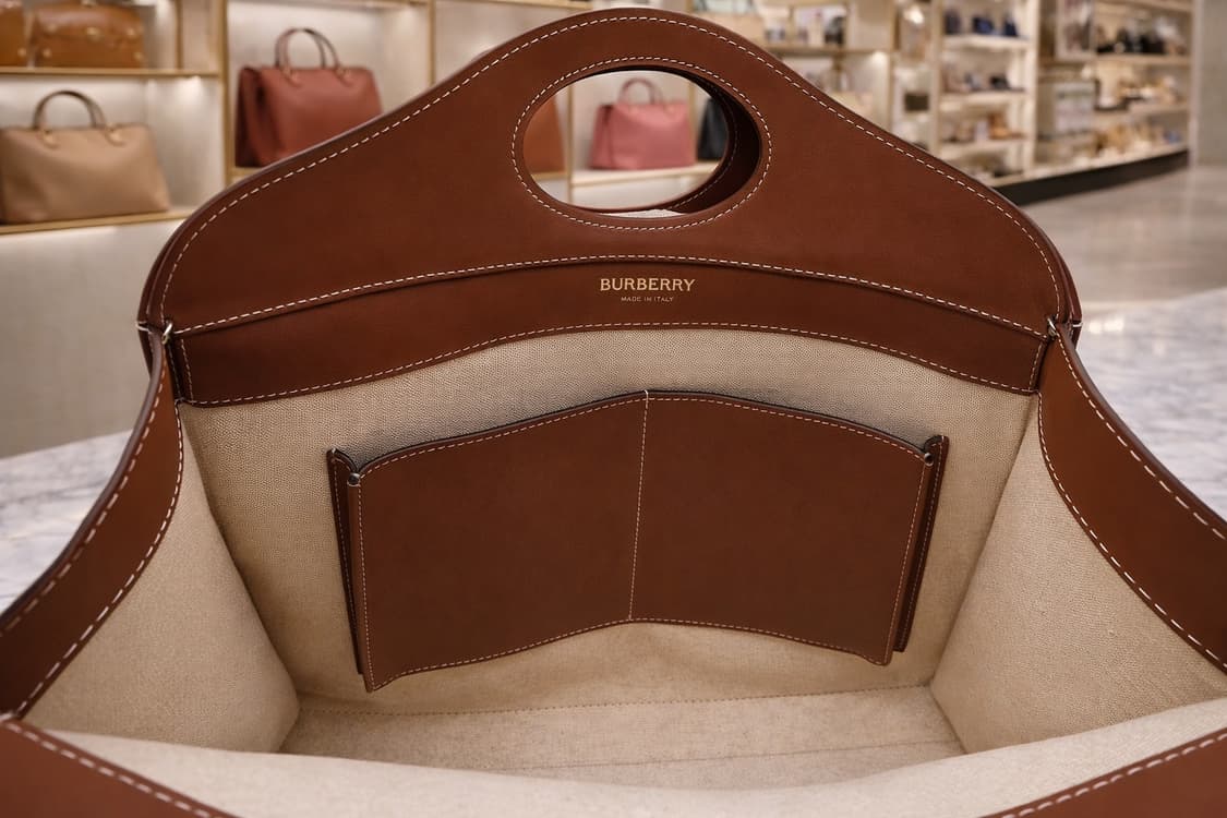 [S급] 버버리 캔버스 토트백 미니 판매합니다!!! 상품이미지3