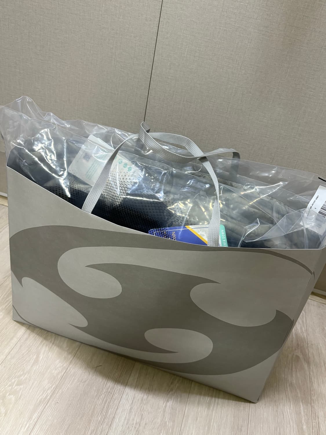 [3] 산산기어 서픽스 경량패딩 그레이 3사이즈 25fw 상품이미지3