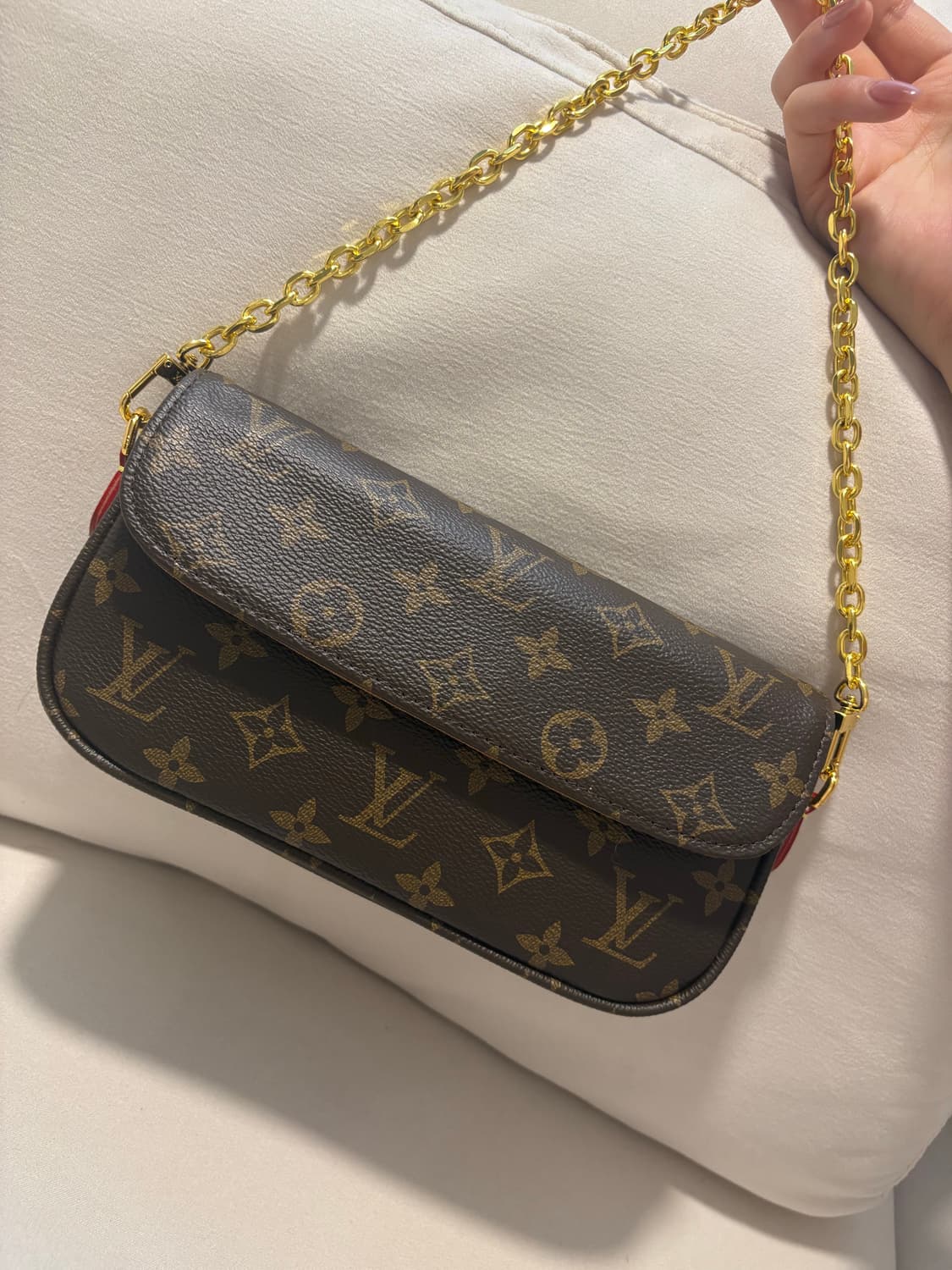 루이비통 WOC 월릿 온 체인 아이비 크로스백(새상품) 상품이미지7