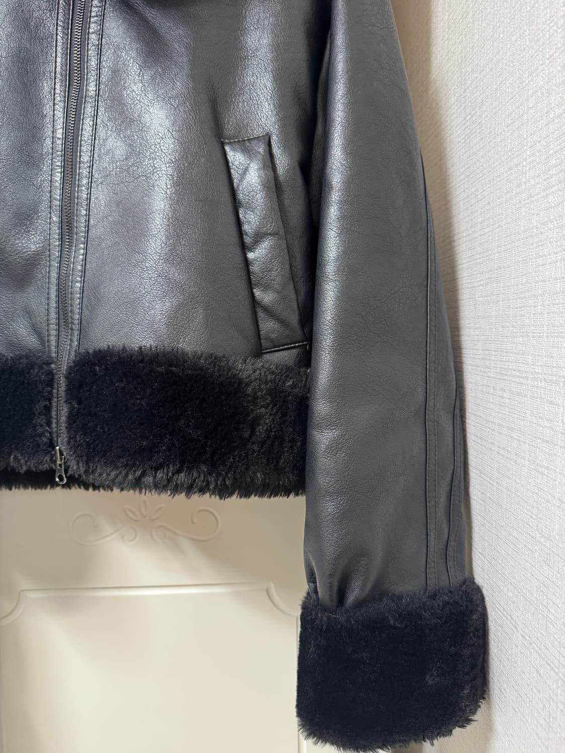 하자 x/ 보헤미안서울 무스탕 블랙 상품이미지6