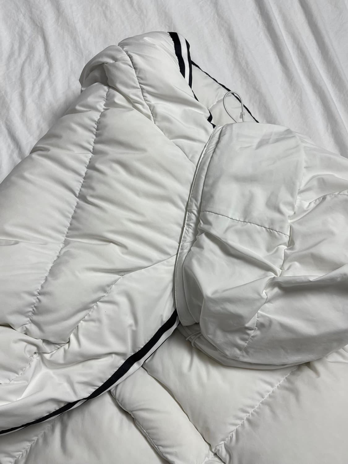 아디다스 화이트 롱패딩 상품이미지3