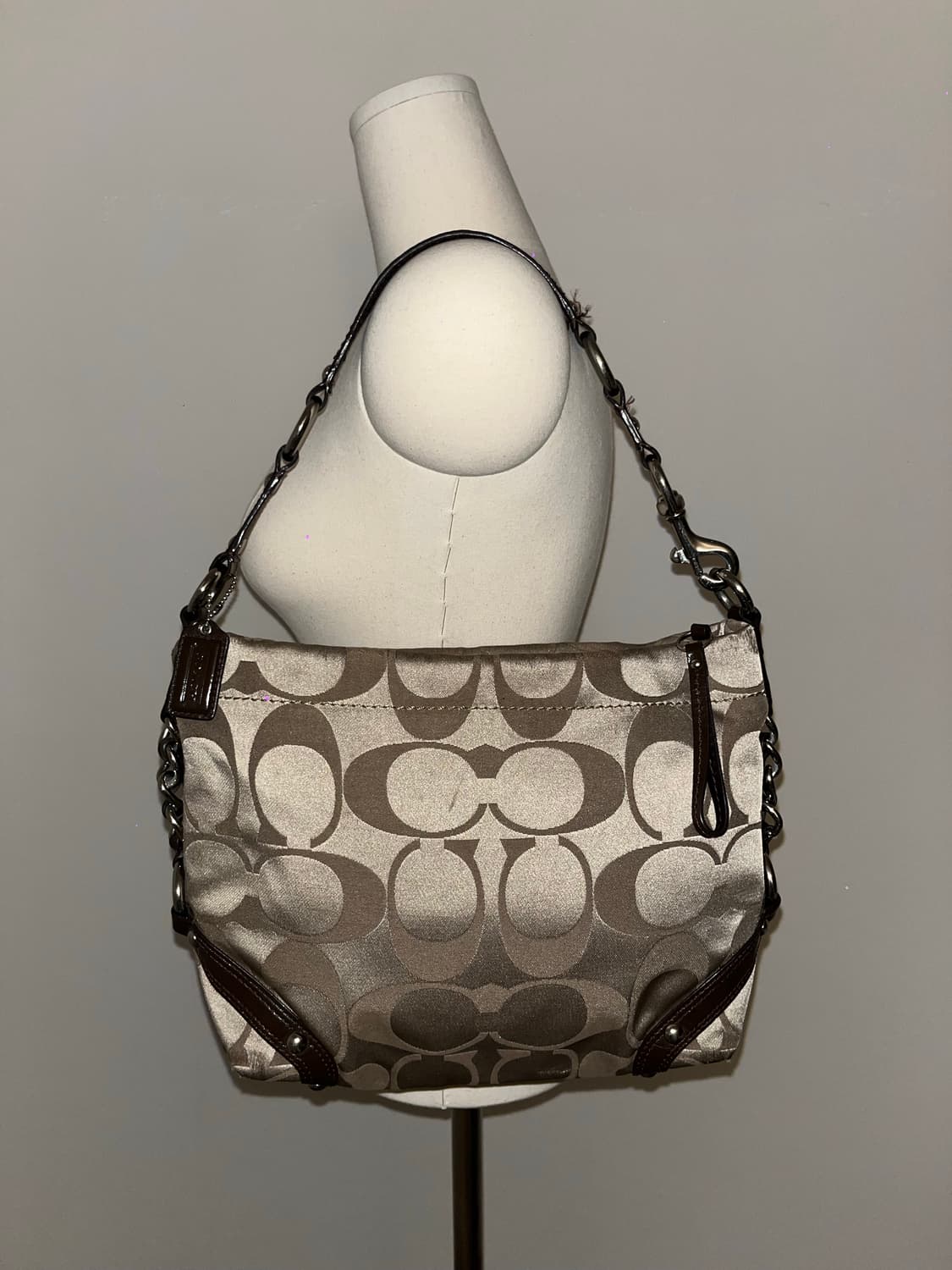 Coach Baggy Square Shoulder Bag 상품이미지1