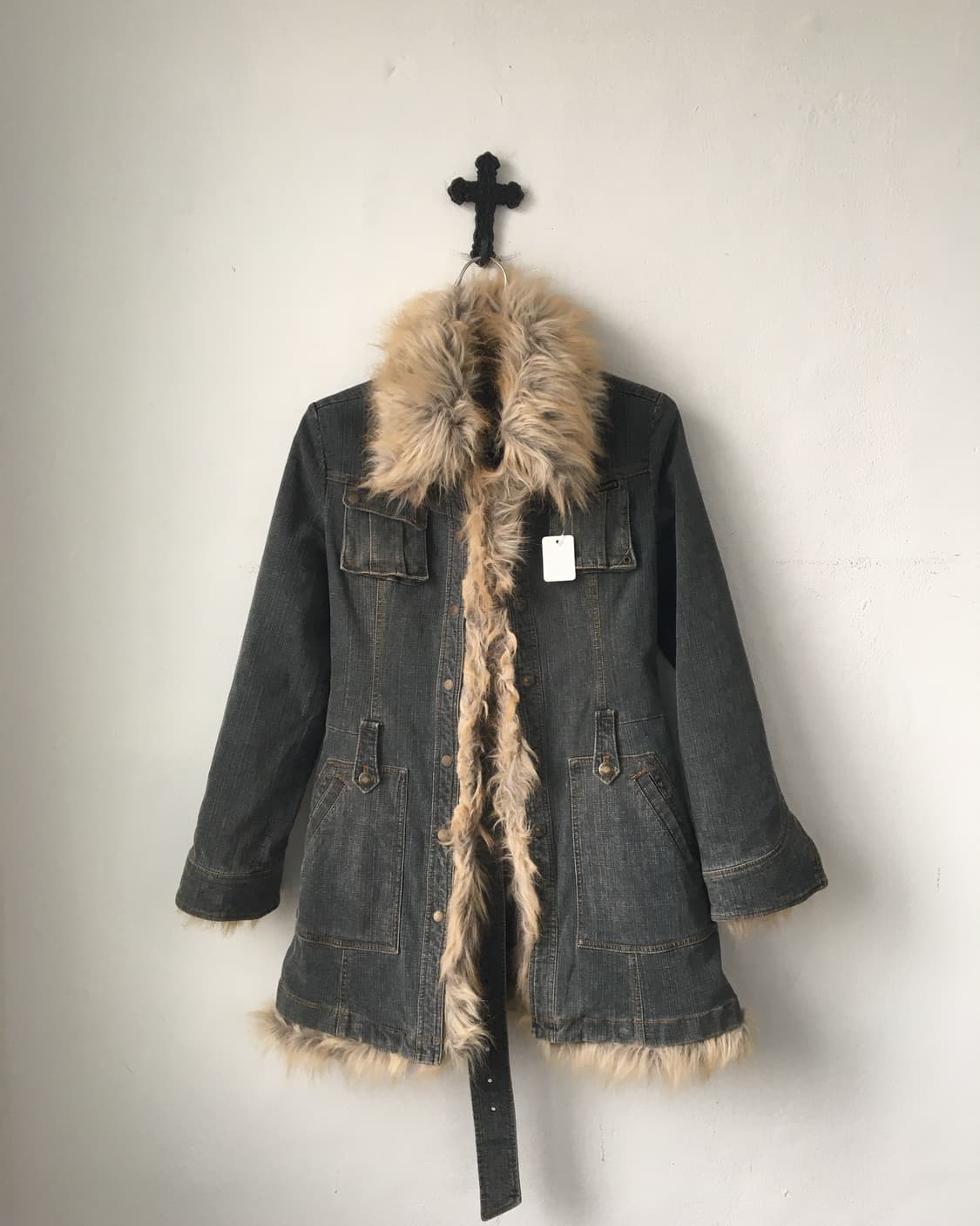 Belted fake fur trimming denim jacket 상품이미지4