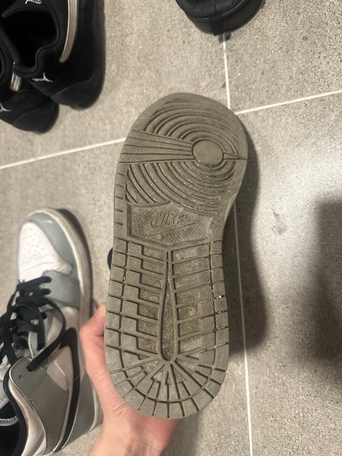 조던 1 미드 라이트 스모크그레이 상품이미지4