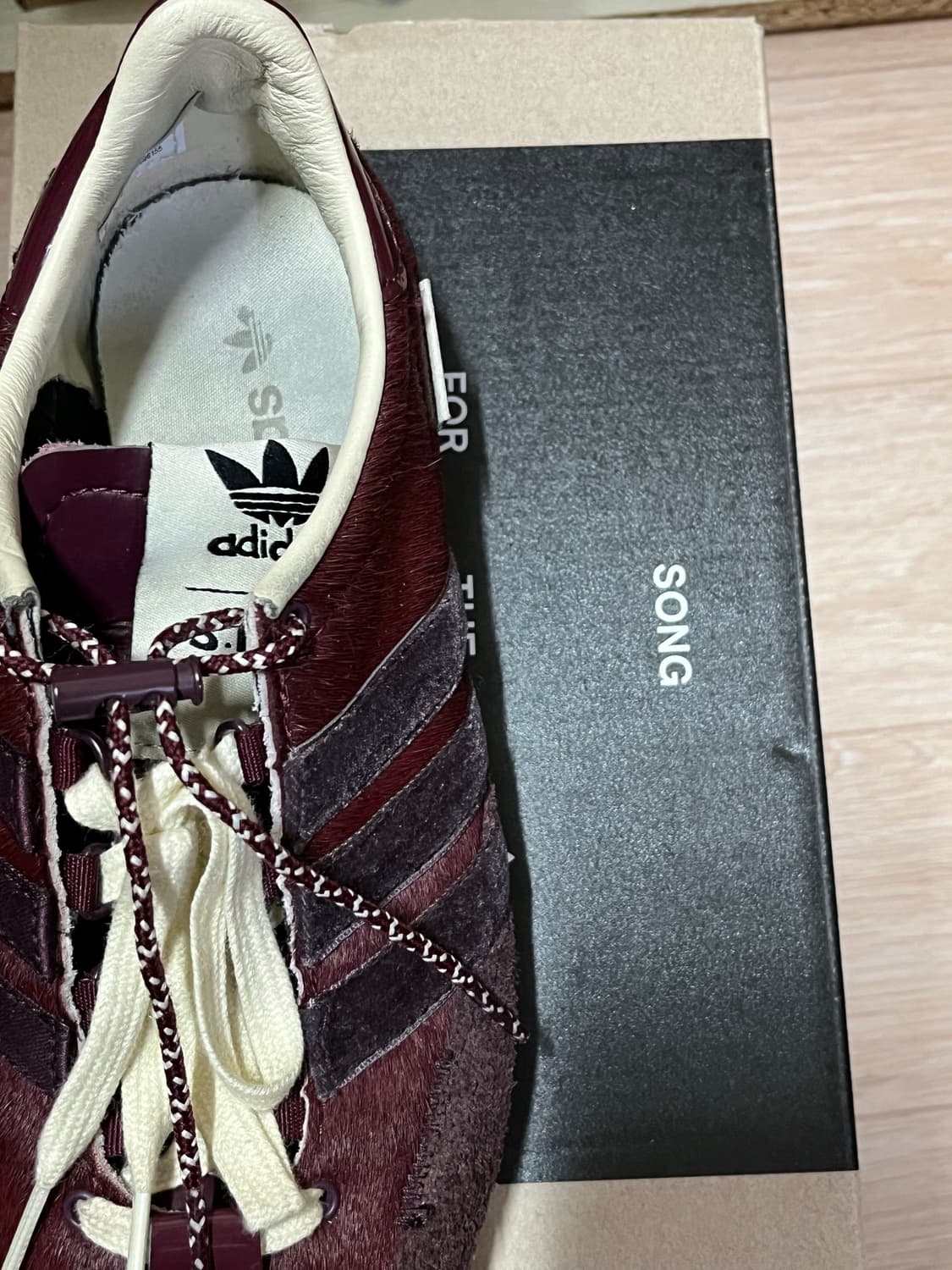 아디다스 송포더뮤트 버건디 상품이미지4