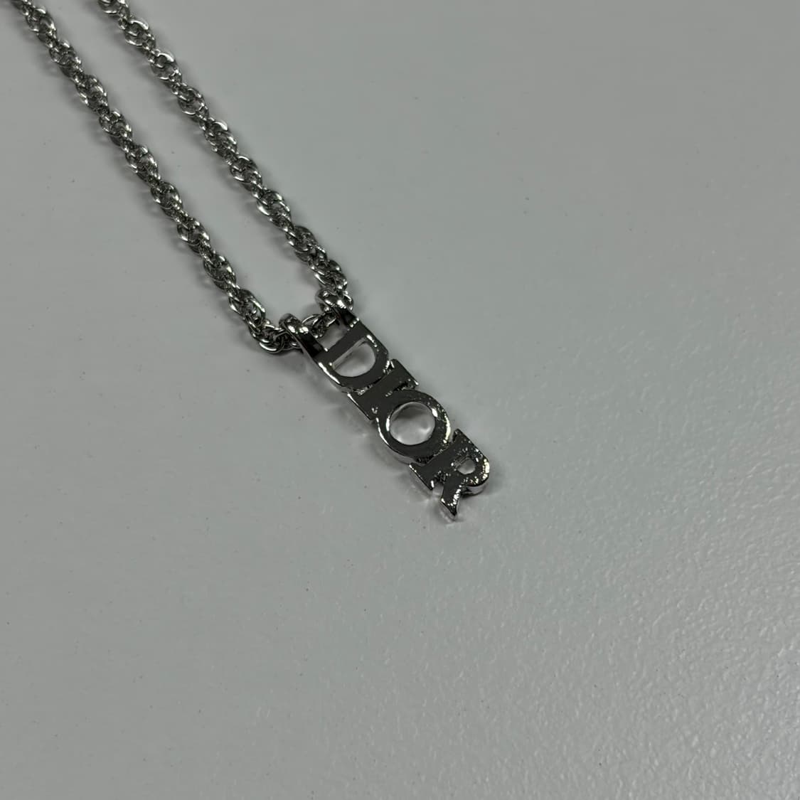 디올 이니셜 목걸이 상품이미지2