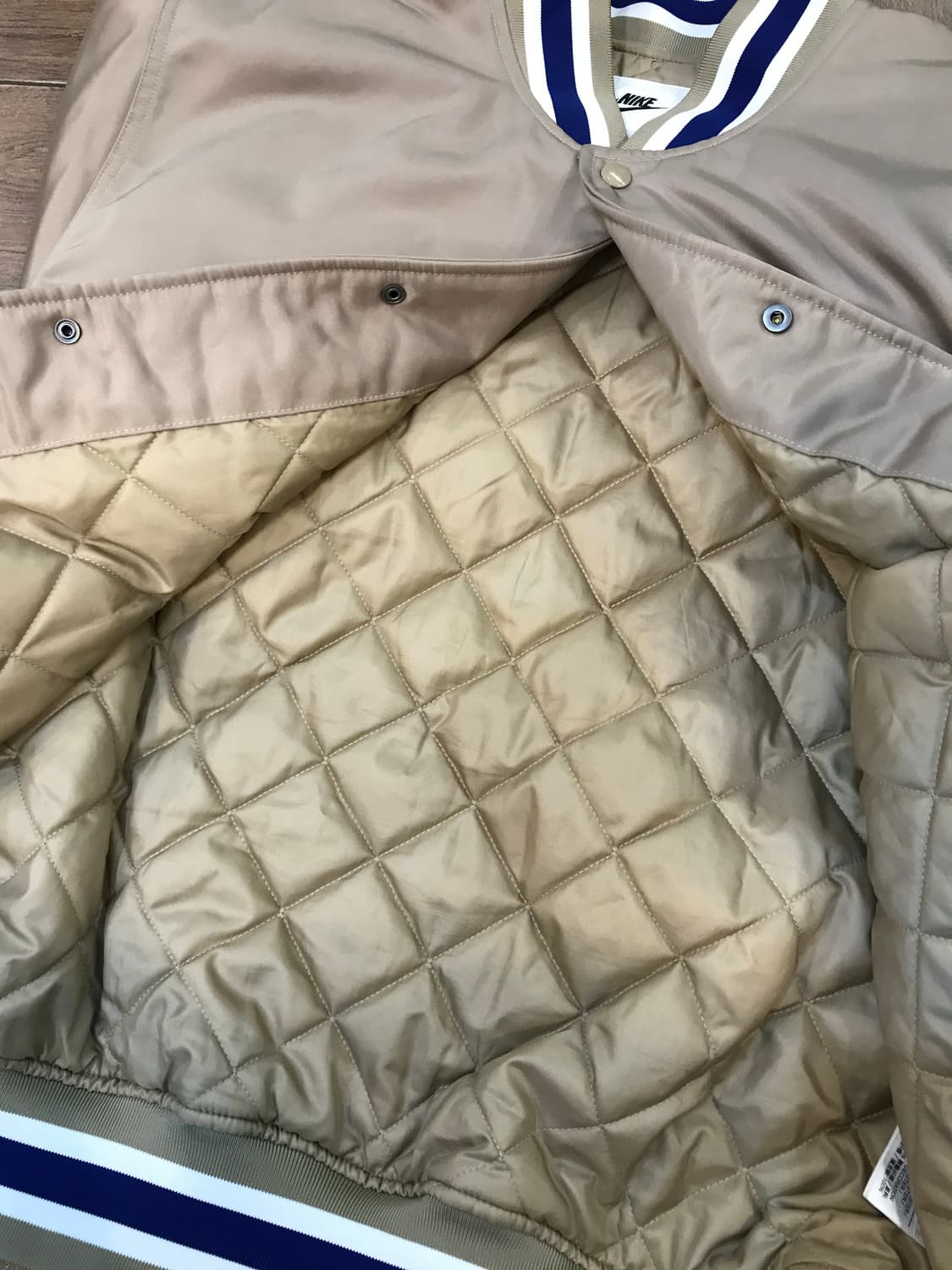 Nike Satin Dugout Varsity Jacket 상품이미지7