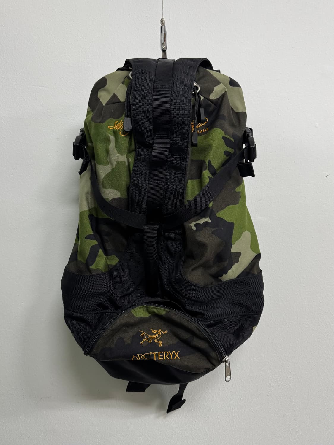 아크테릭스 X 빔즈 세브링 카모플라주 백팩 상품이미지1