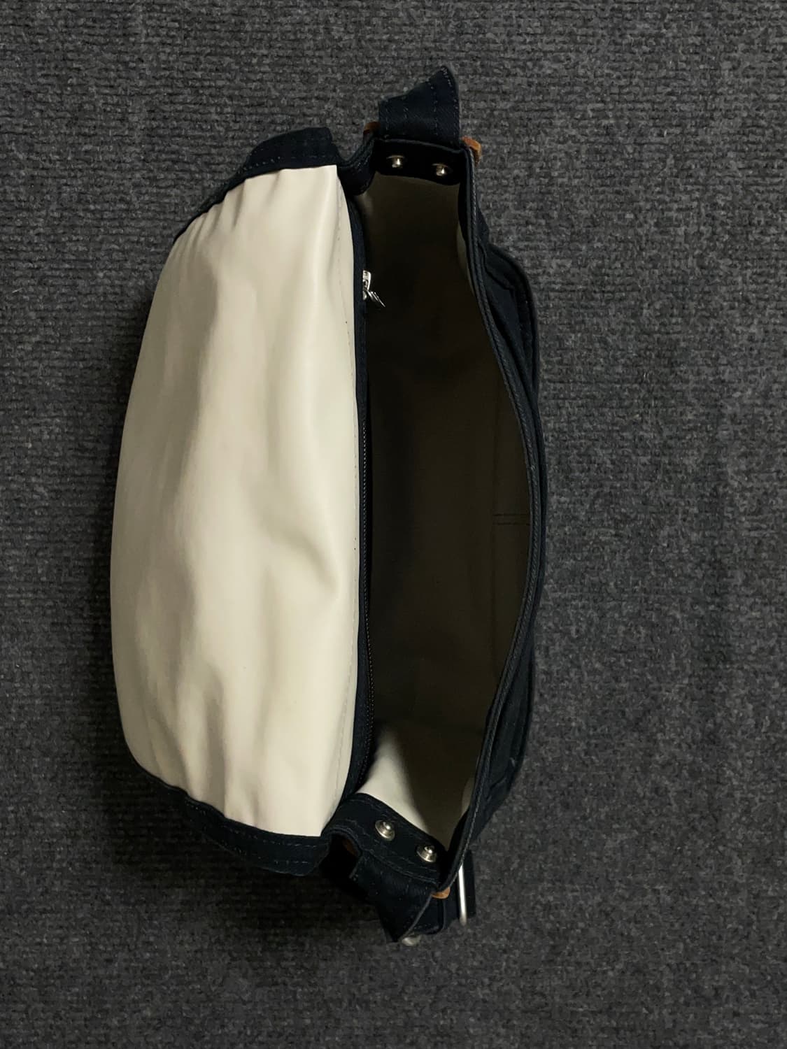 포터 네이비 메신저백 상품이미지4