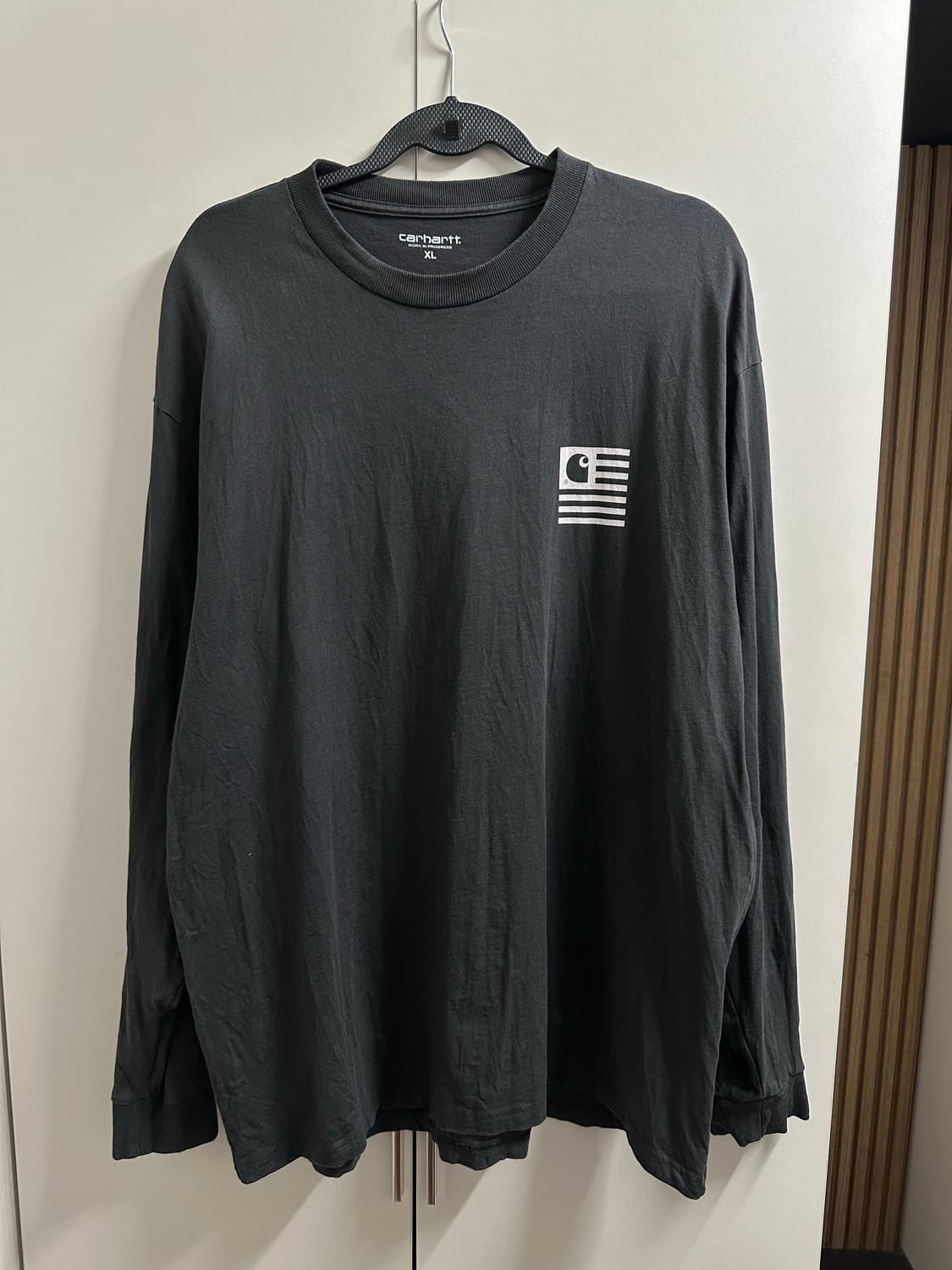 칼하트 블랙 프린팅 긴팔티셔츠 상품이미지3