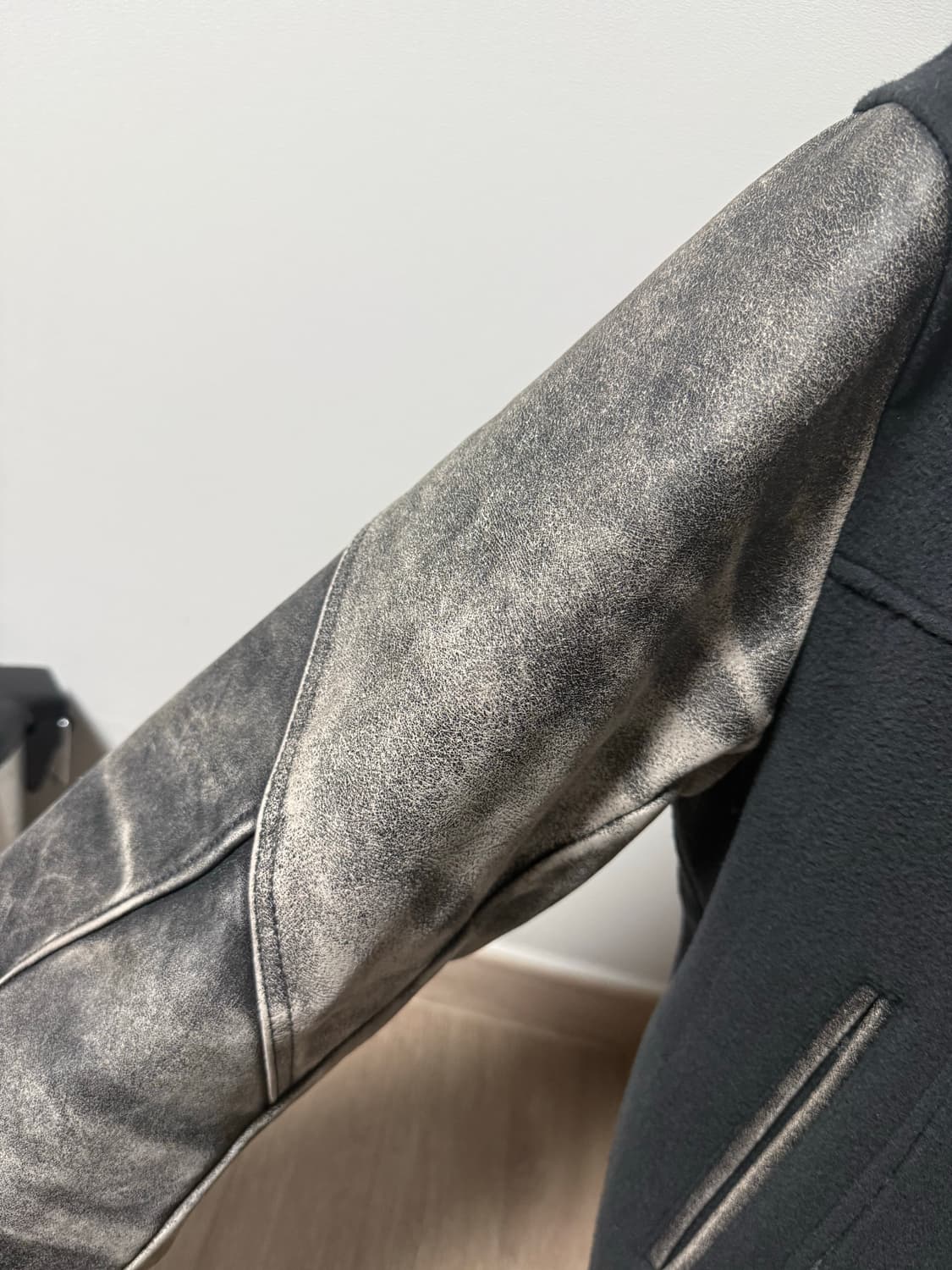 엑슬림 바시티 차콜 L 상품이미지4