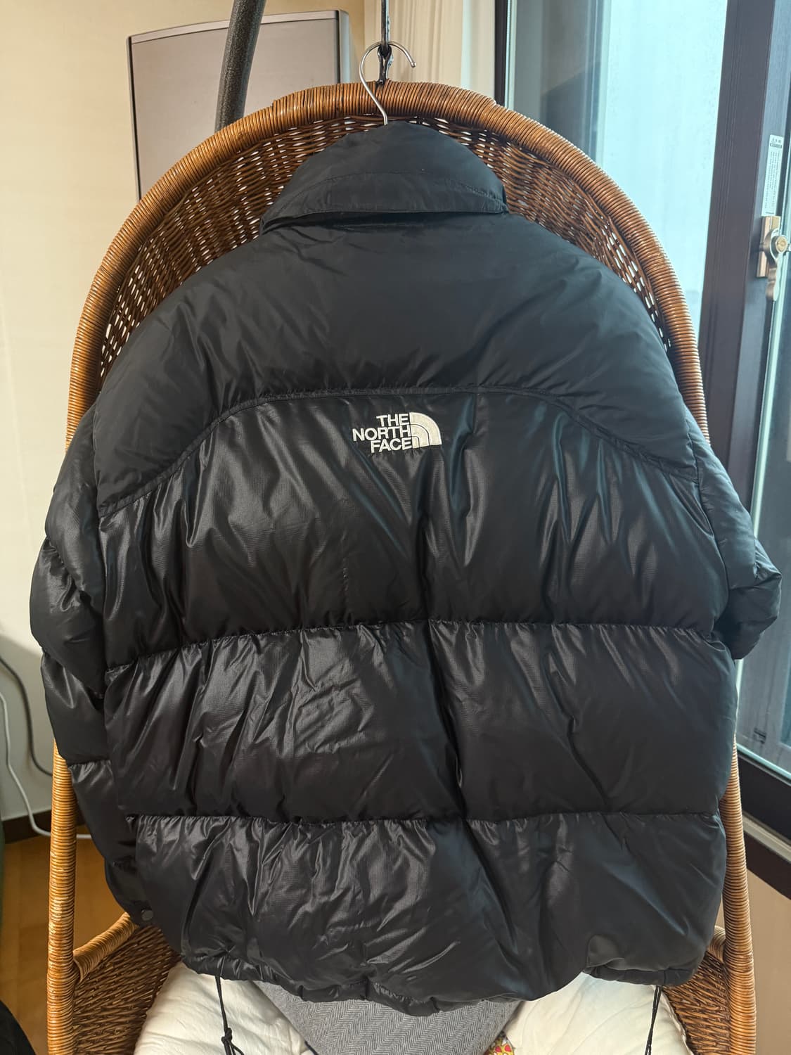 노스페이스 해외판 눕시 센터로고 패딩 상품이미지2