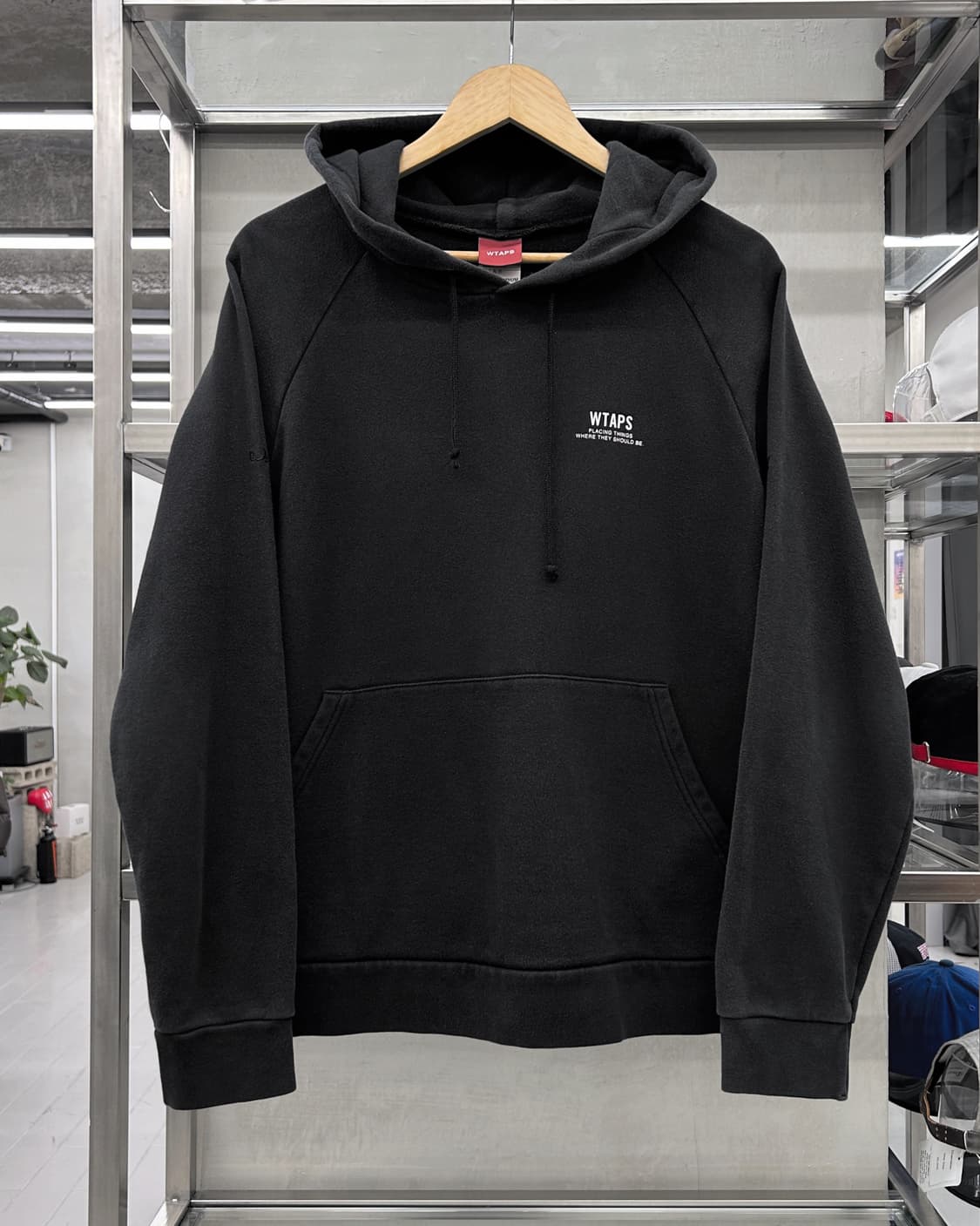 더블탭스 OG 백로고 스웻 후디 블랙 상품이미지3