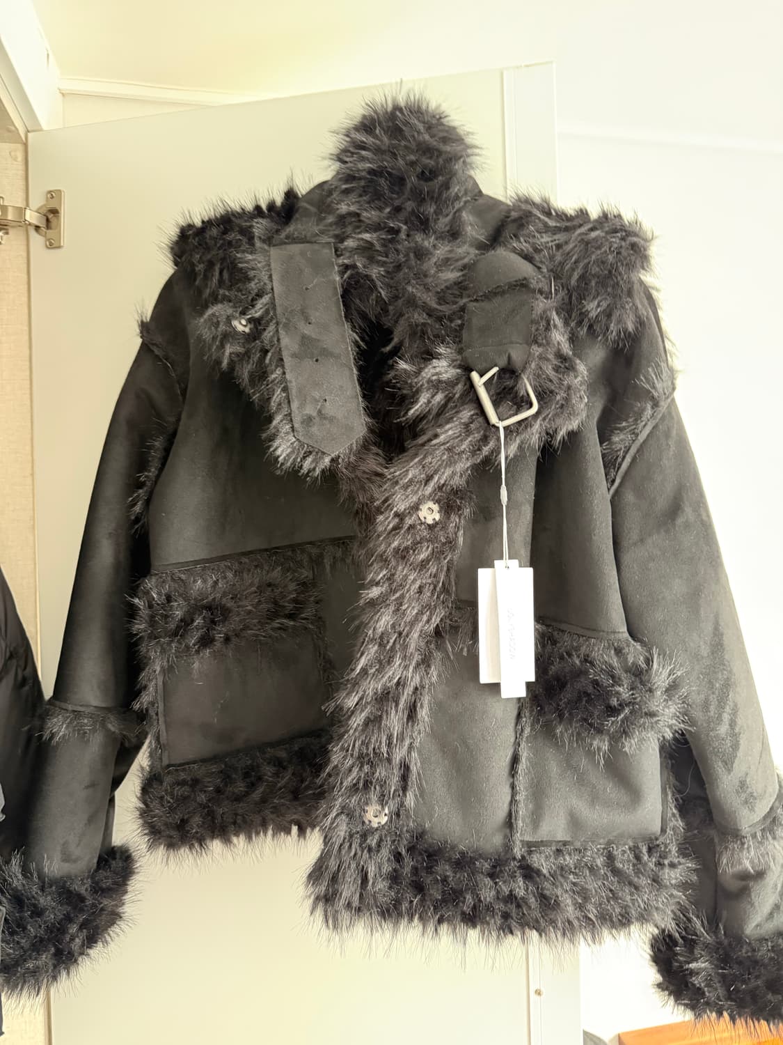 어글리쉐도우 무스탕 REVERSIBLE SHEARLING JACKET 상품이미지5