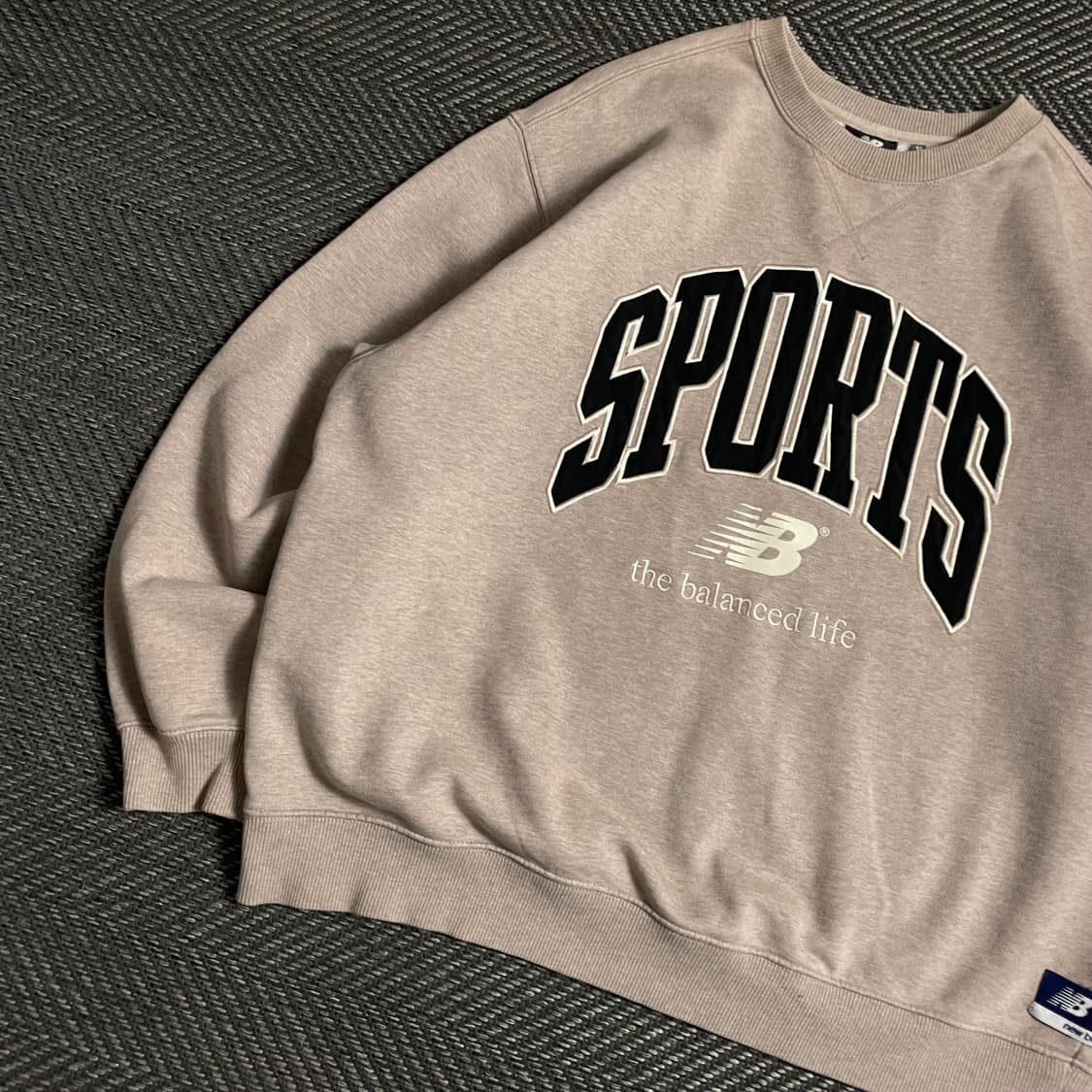 뉴발란스 SPORTS 빅로고 기모 스웻 맨투맨y 4842 상품이미지4