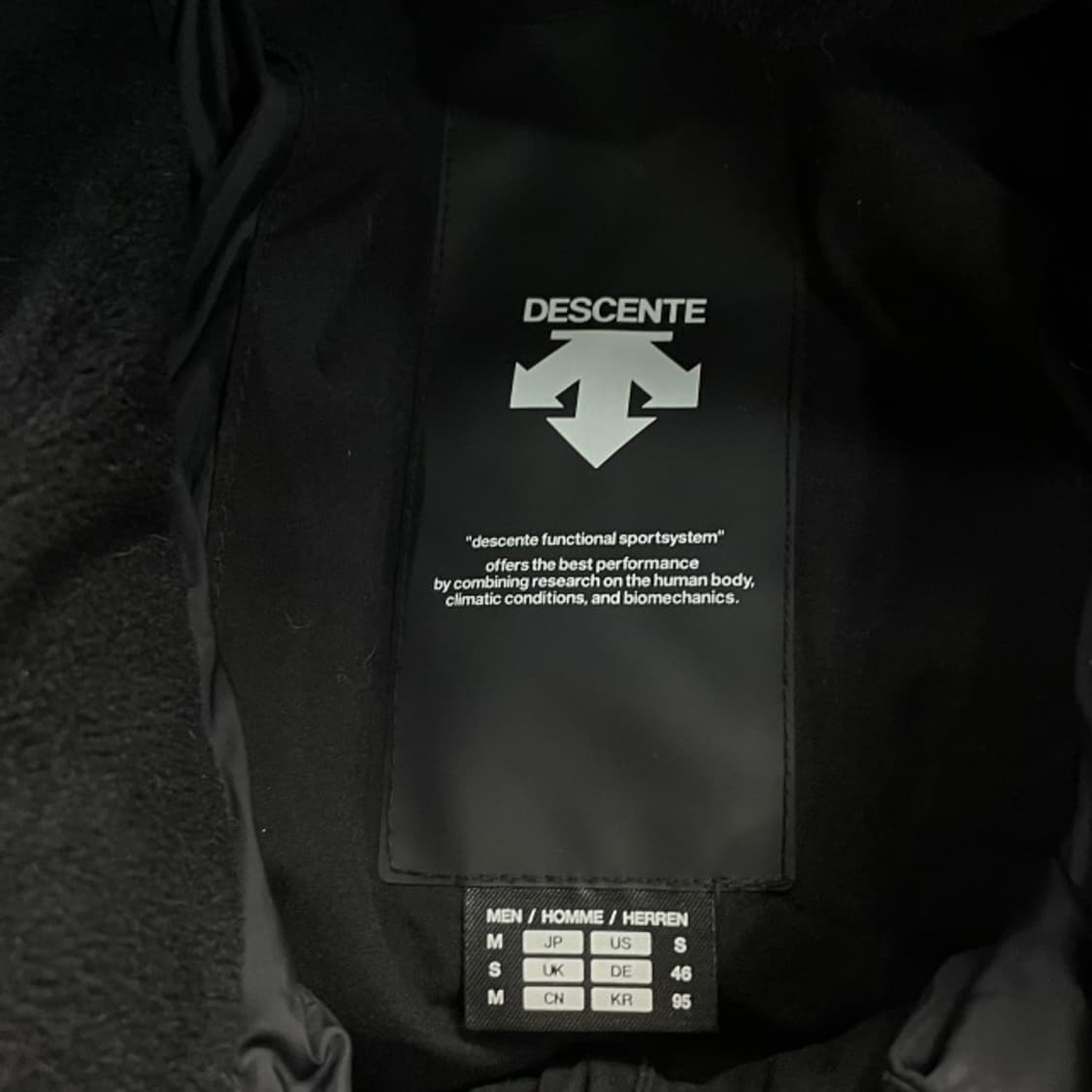 100 데상트 패딩  상품이미지3