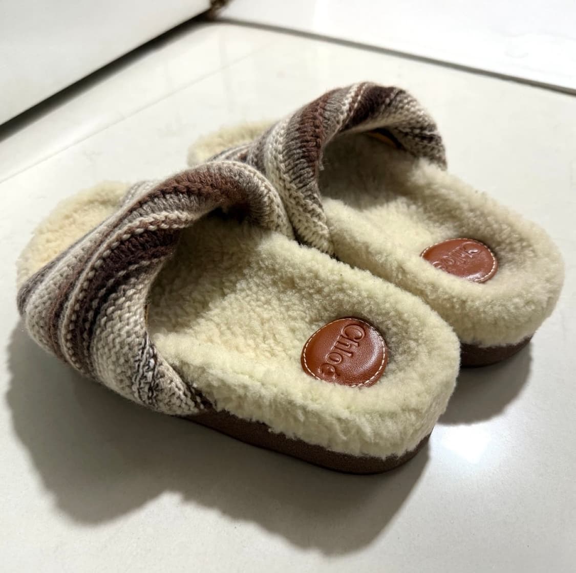 클로에 웨이비 캐시미어 시어링 슬라이드(미착용) 상품이미지3