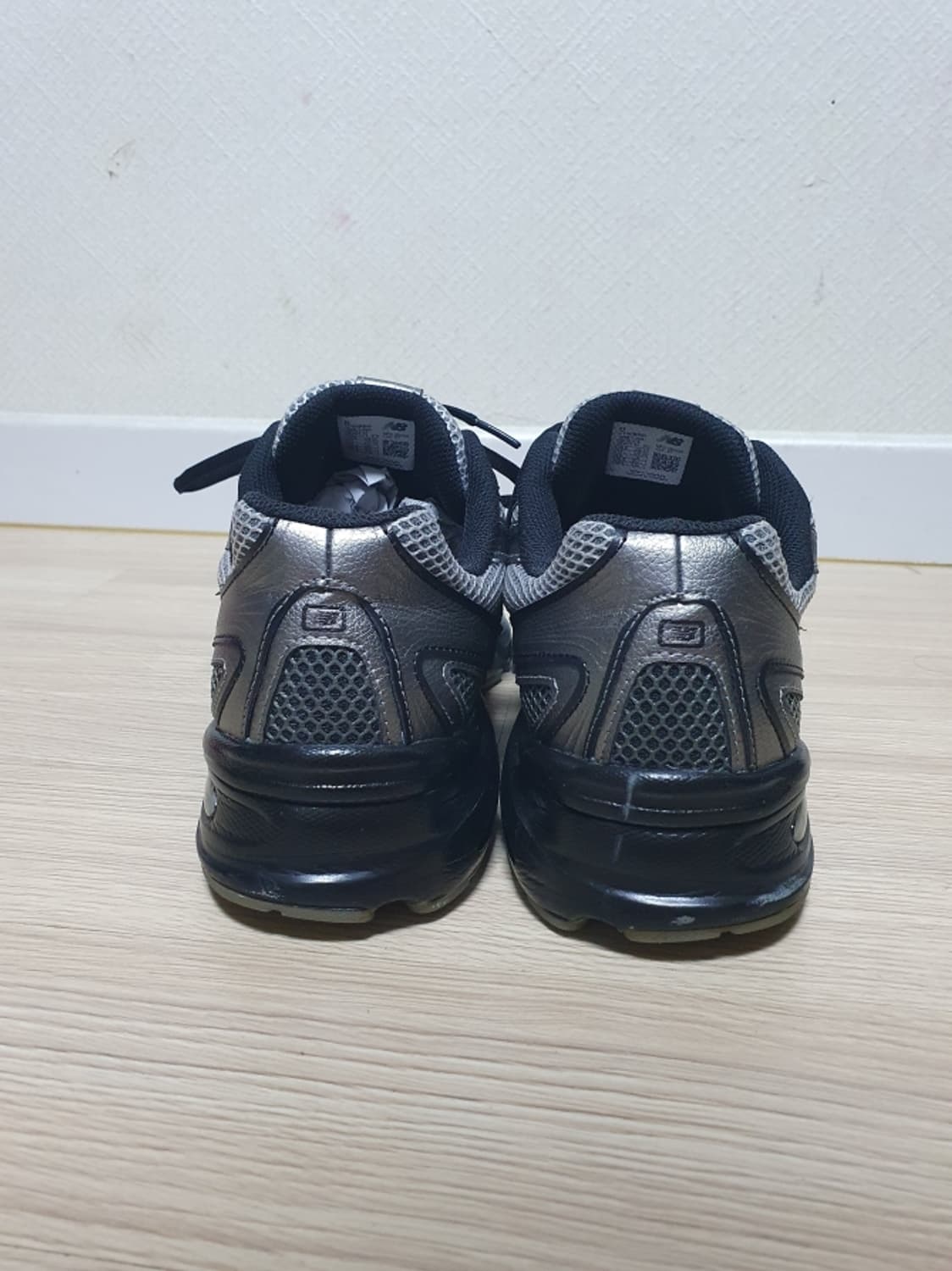 뉴발란스 740 다크 실버 메탈릭 285 상품이미지5