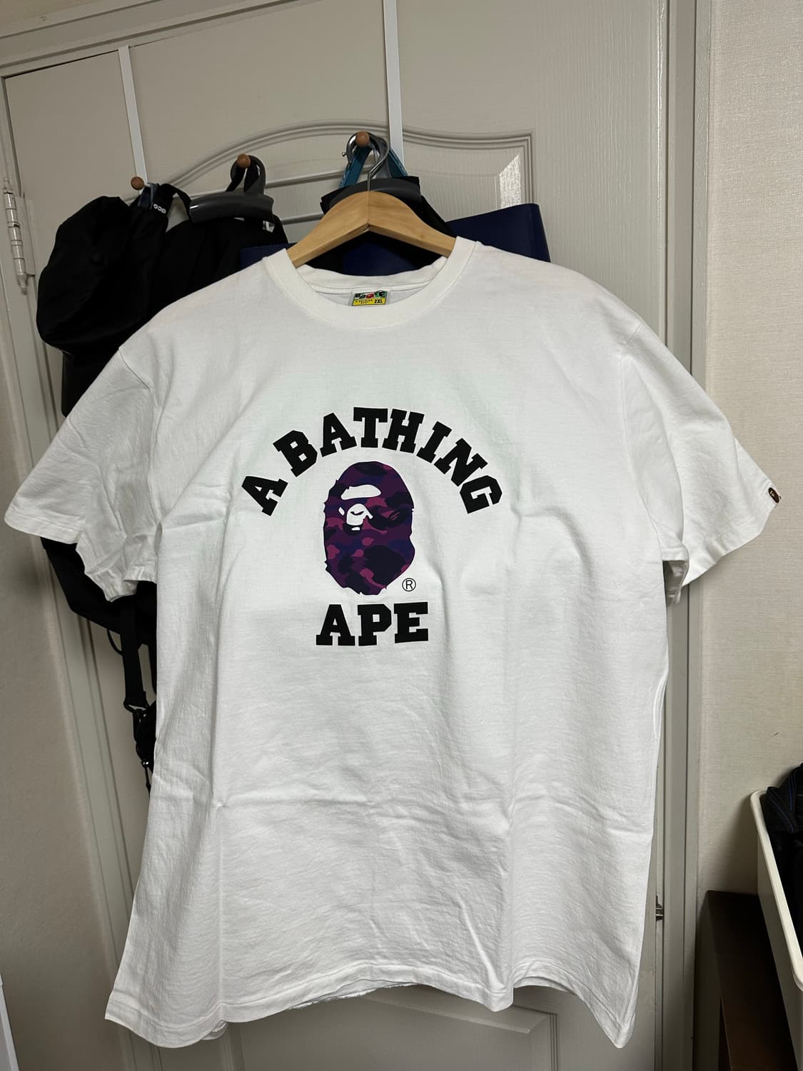 베이프 컬리지 퍼플 2XL 팝니당~~!! 상품이미지1