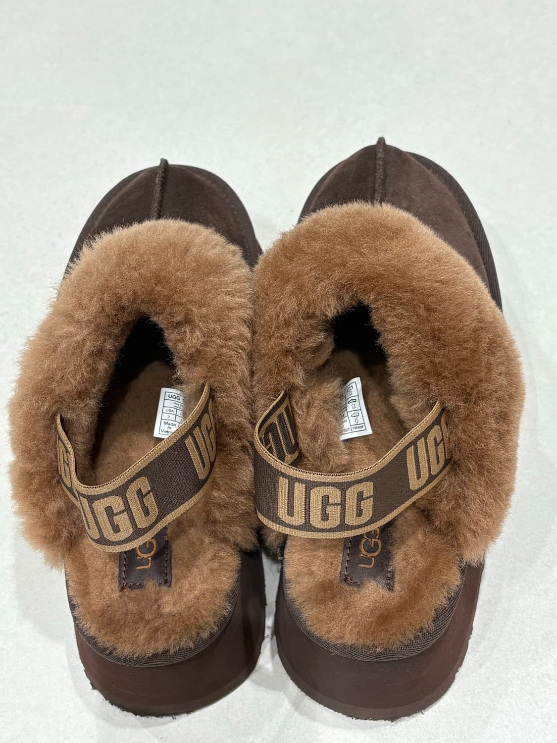 어그 펀케트 슬라이드 번트 시더 우먼스 us7w 상품이미지3