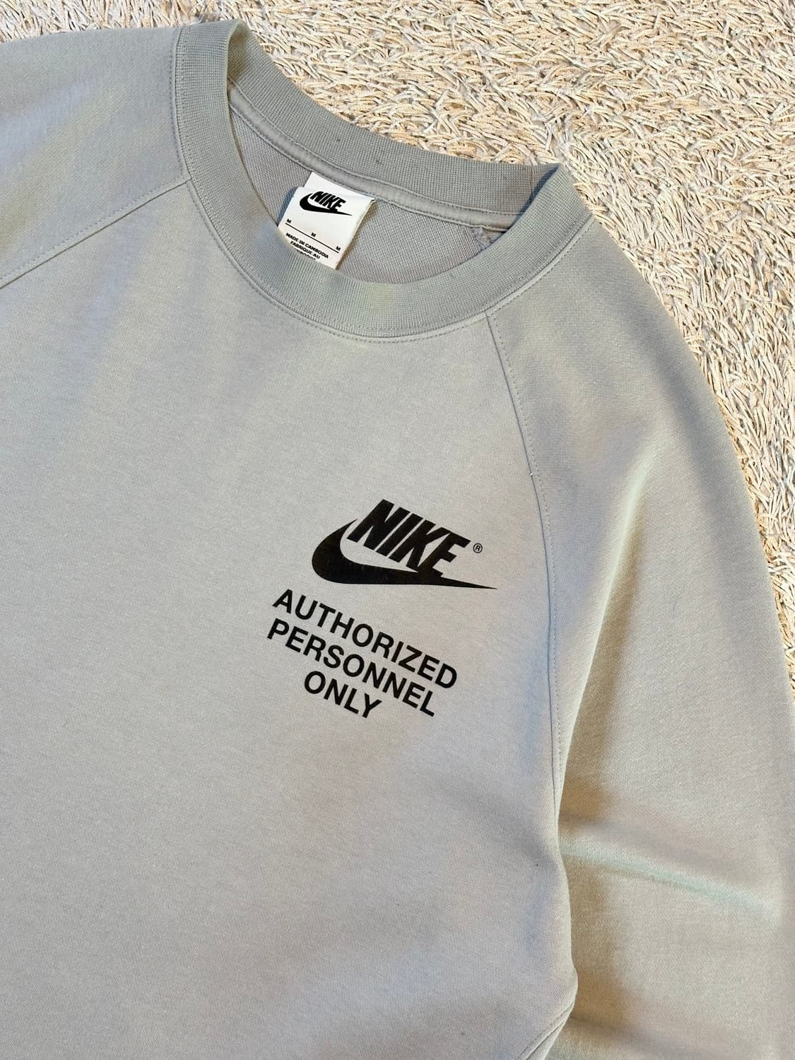 나이키 NIKE 그래픽 백로고 맨투맨 그레이 상품이미지3