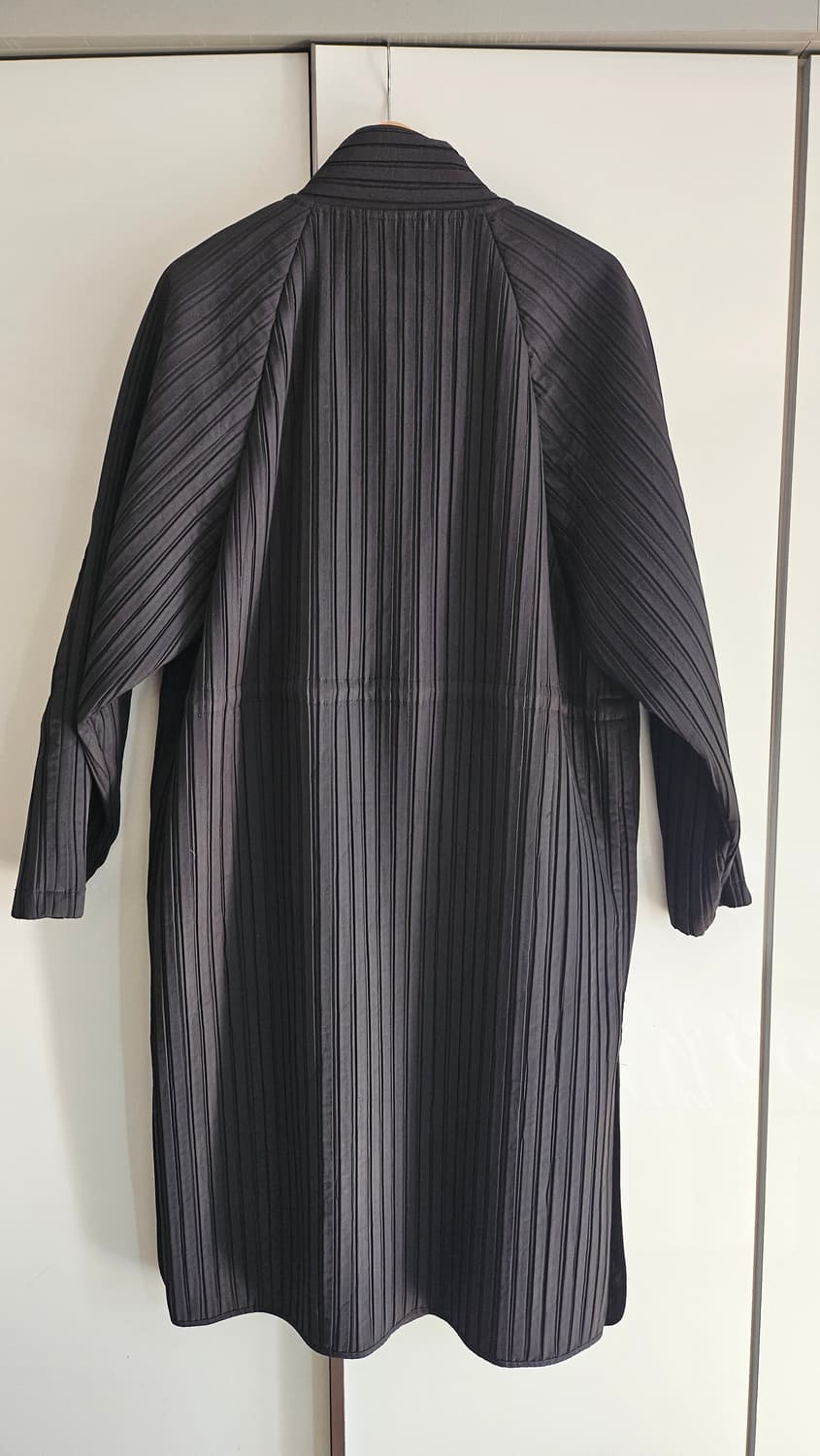 가넷옴므(GARNET HOMME) 블랙 주름 퀼팅 패디드 트렌치 코트  상품이미지2