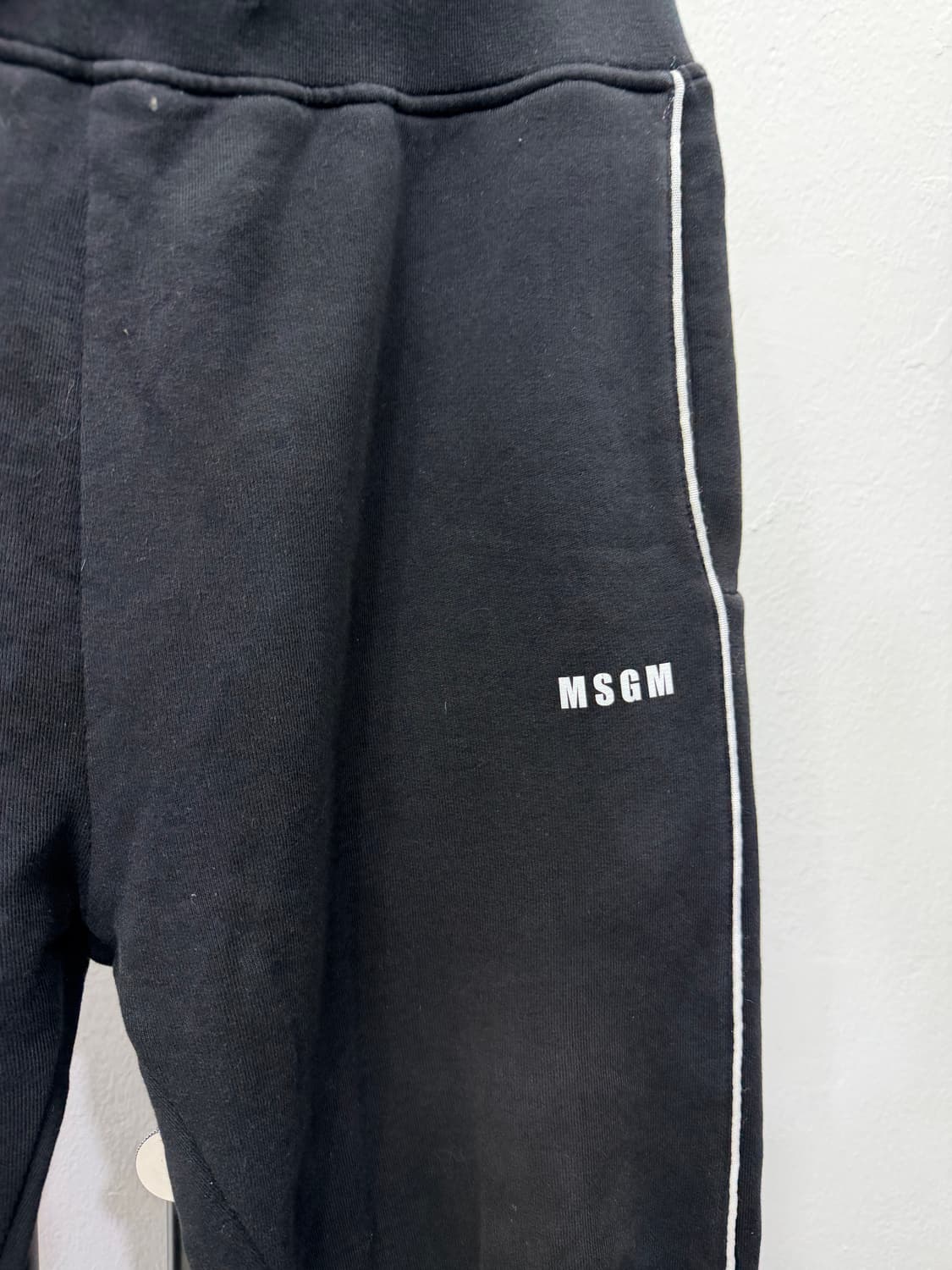 정품) MSGM 남성 라인 포인트 팬츠 M 상품이미지4