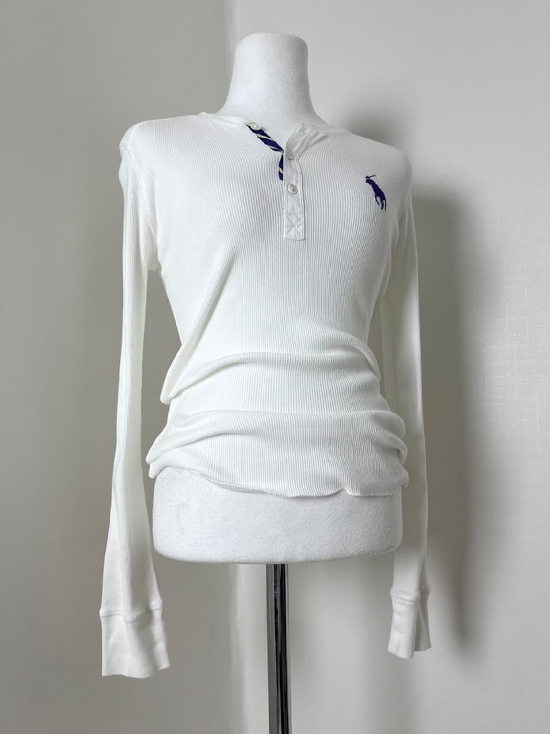 폴로 화이트 롱슬리브 상품이미지1