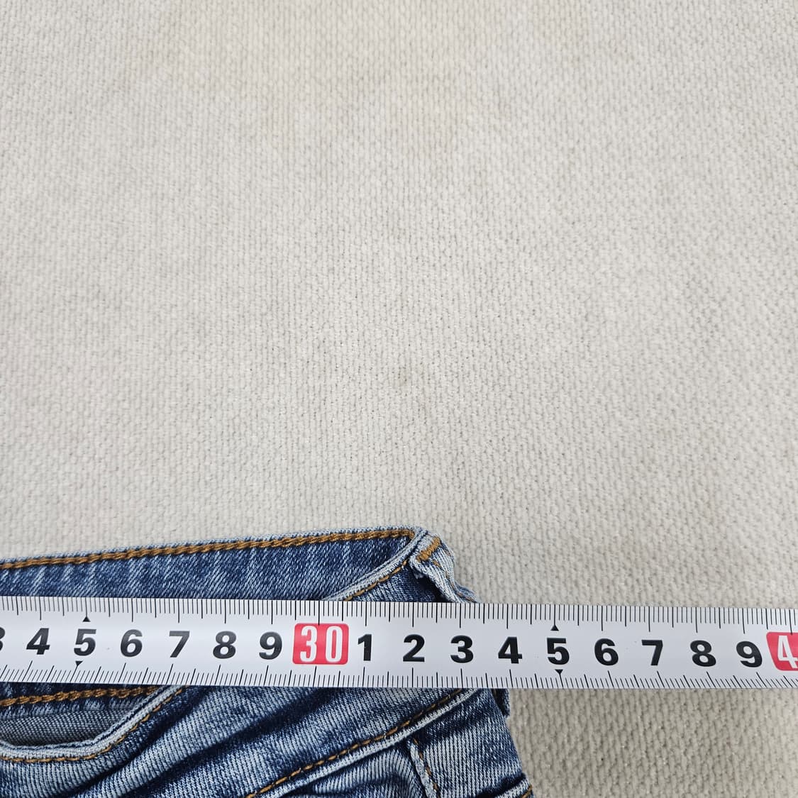 8 펜디 로고 패치 디스트로이드 슬림핏 데님 팬츠 0605Y 상품이미지6