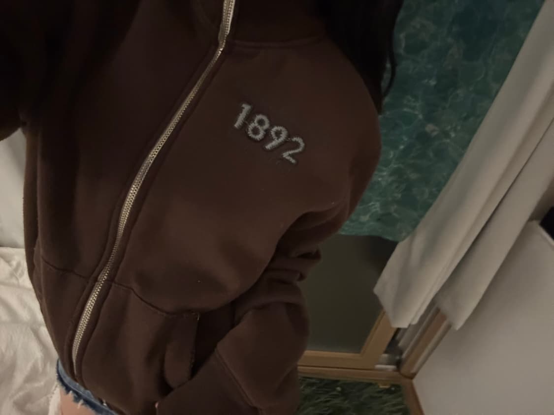 아베크롬비 다크 브라운 + 그레이 패치 울프죠 집업 상품이미지5