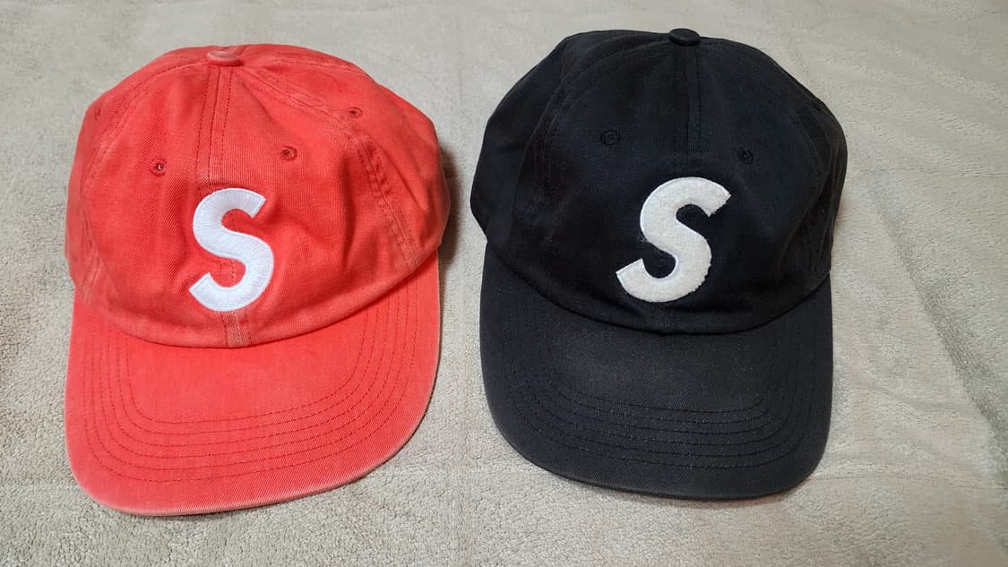 슈프림 볼캡 2개 일괄판매합니다 상품이미지1