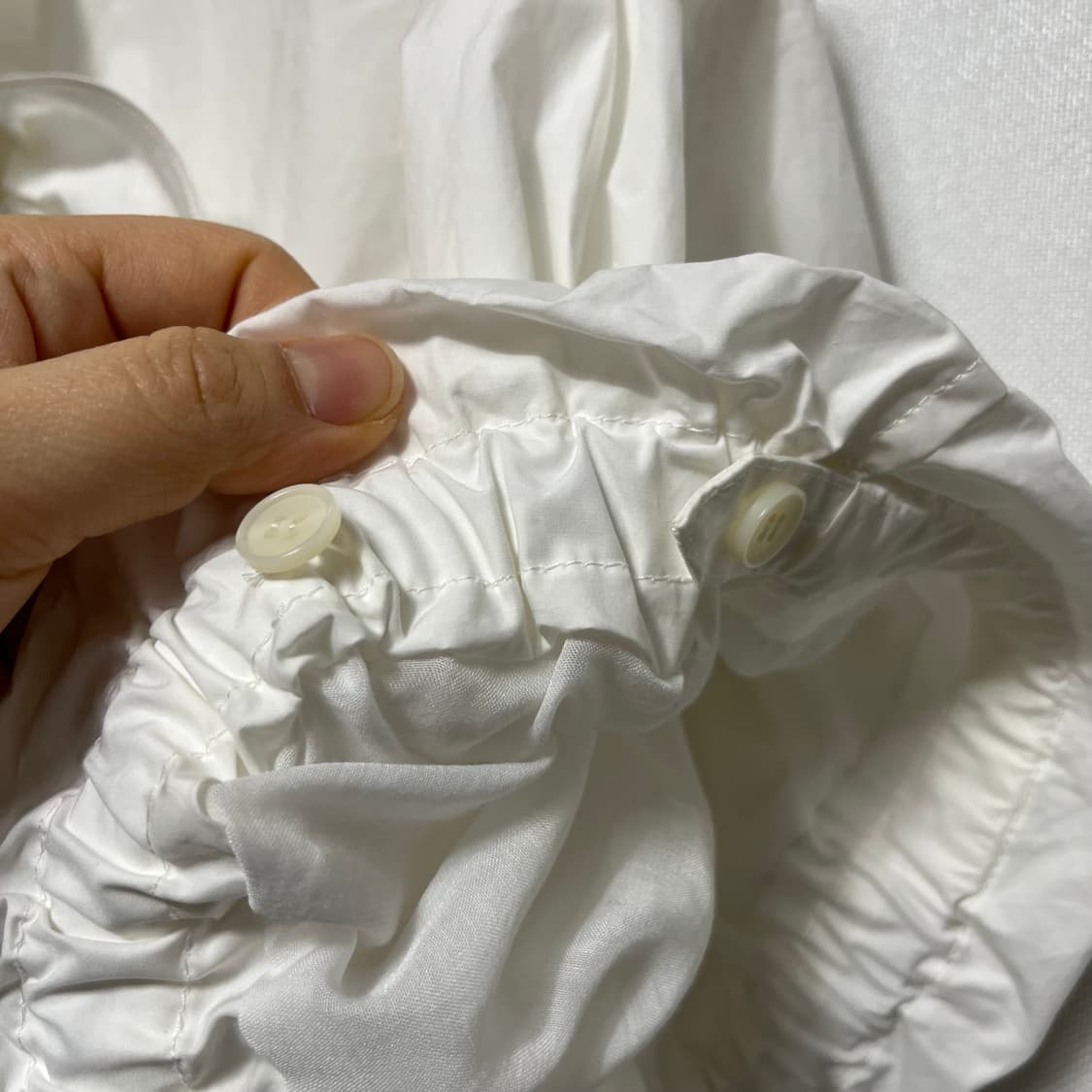 한섬 오즈세컨 화이트 퍼프 반팔 블라우스 76 상품이미지4