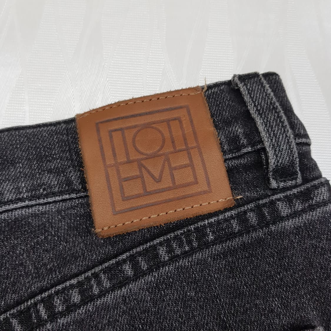 토템 TOTEME 트위스트 진 26사이즈 상품이미지6