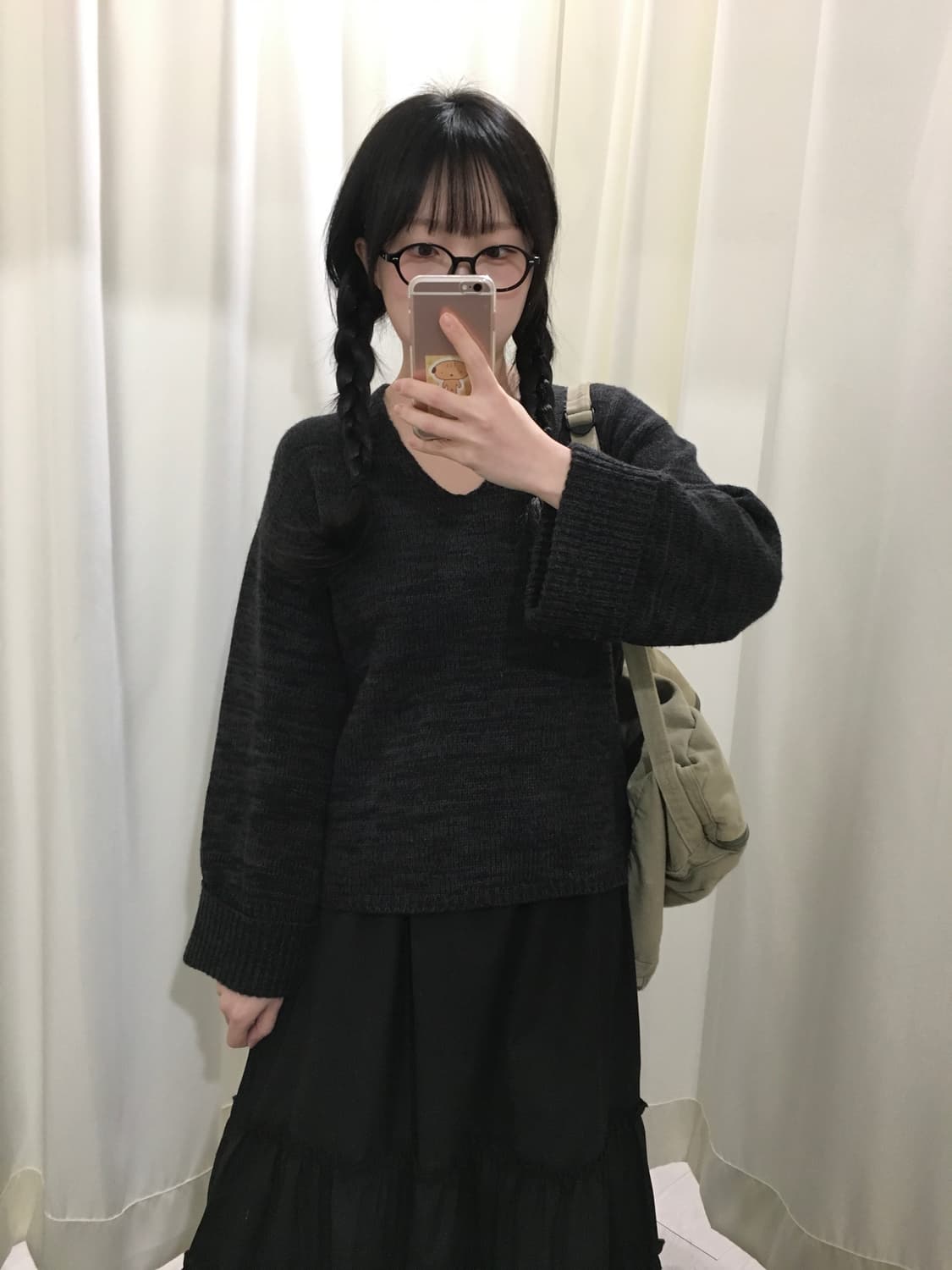 챠콜 보카시 브이넥 니트 상품이미지7