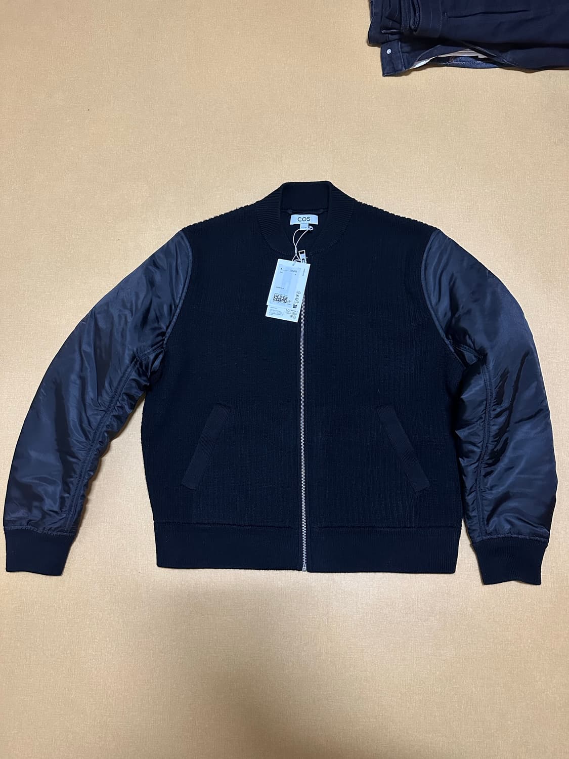 (새상품) cos 패널 메리노 울 봄버 M 상품이미지1