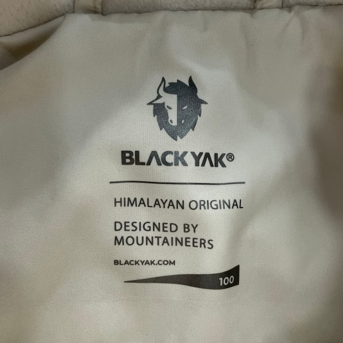 100 블랙야크 경량패딩  상품이미지3