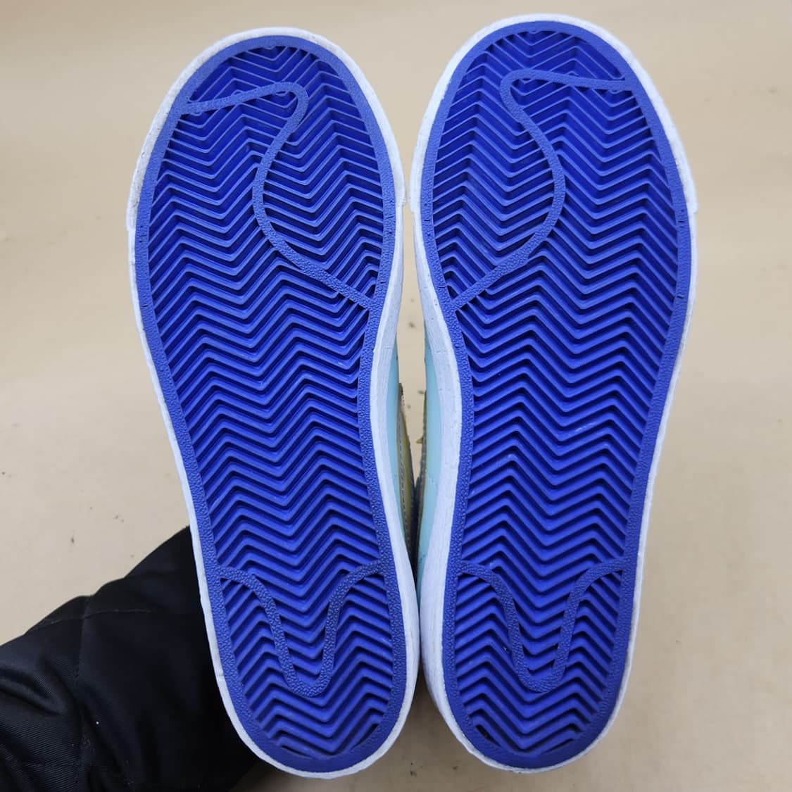 나이키 블레이저 미드77 SE 230 상품이미지3