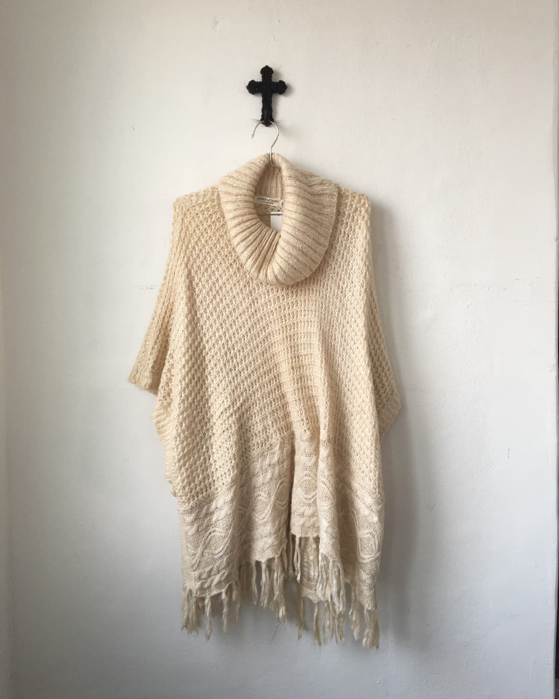 High neck fringe knit cape 상품이미지2