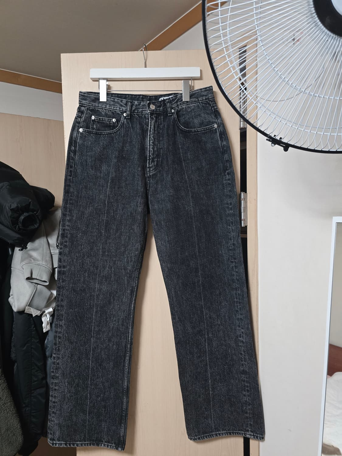 모드나인 mod1w 블랙 스타더스트 데님

30 상품이미지1