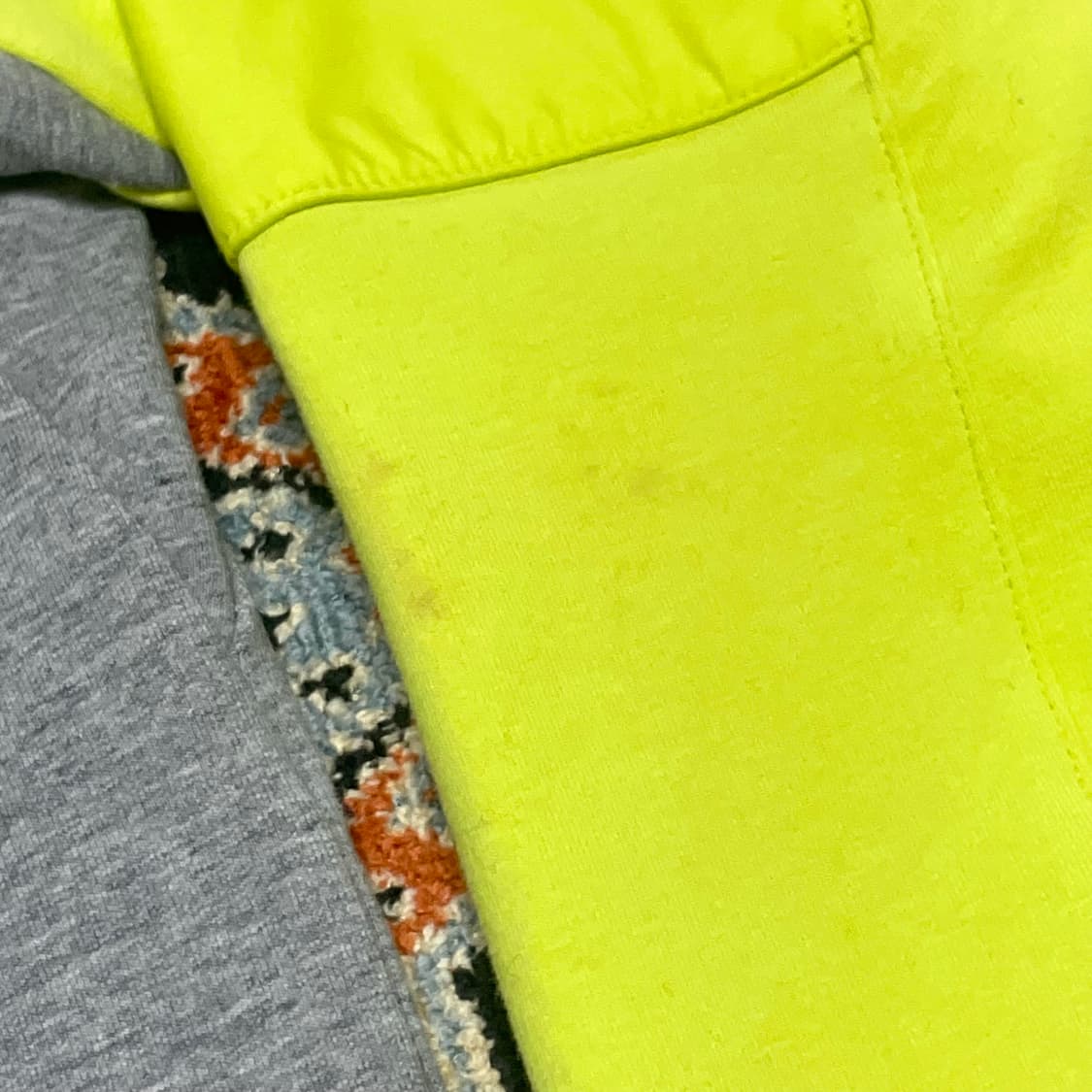 뉴발란스 러닝 그레이 형광 배색 후드집업 점퍼 여성95 상품이미지3