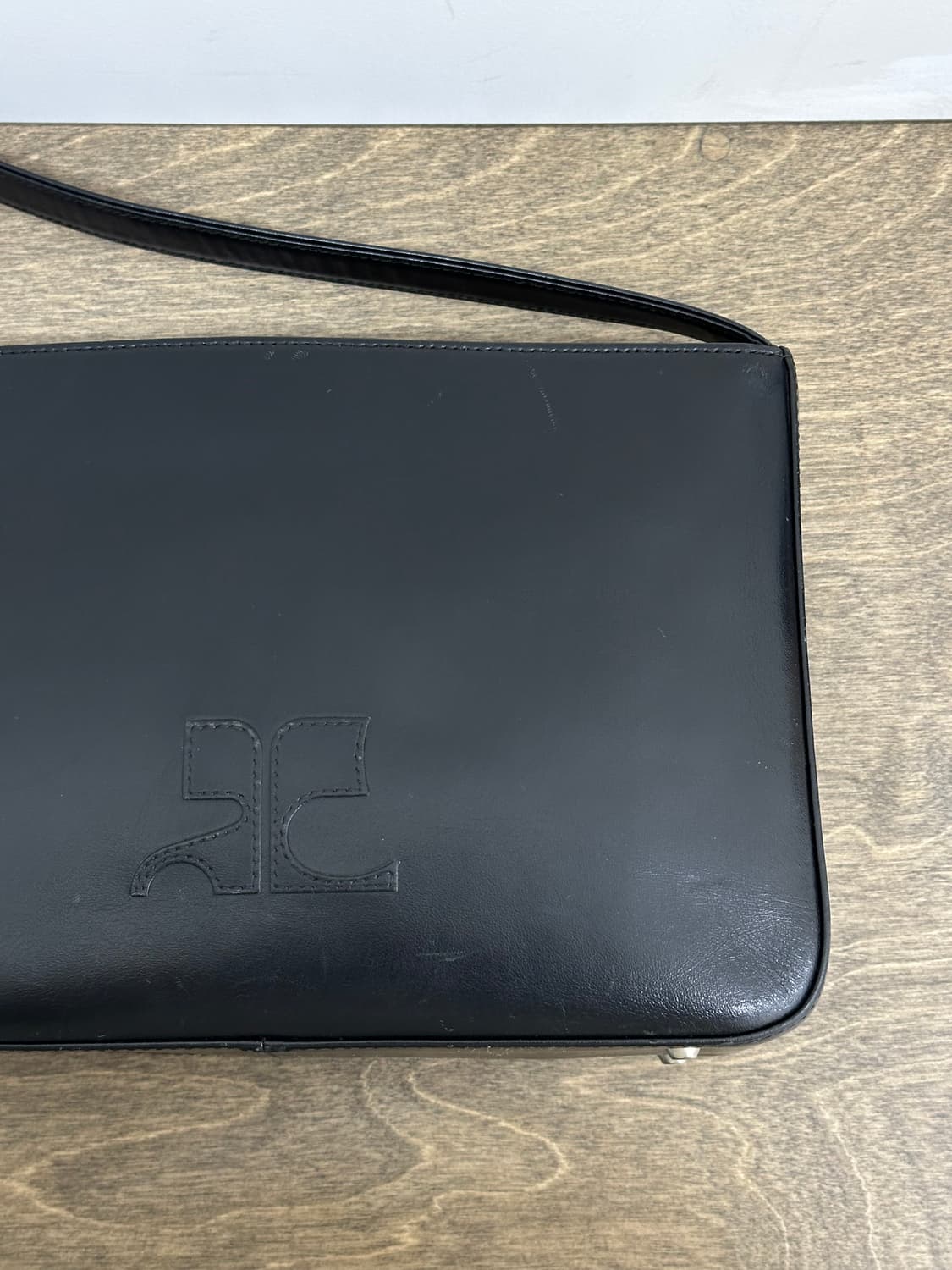 꾸레쥬 블랙 소가죽 숄더백 상품이미지2