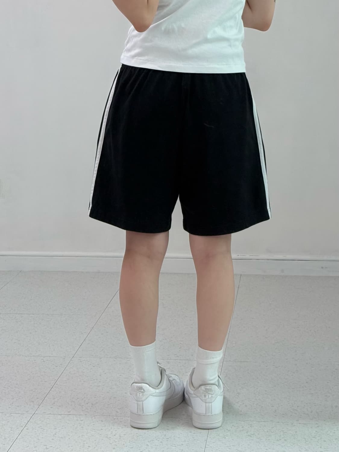 아디다스 블랙 삼선 반바지 상품이미지4