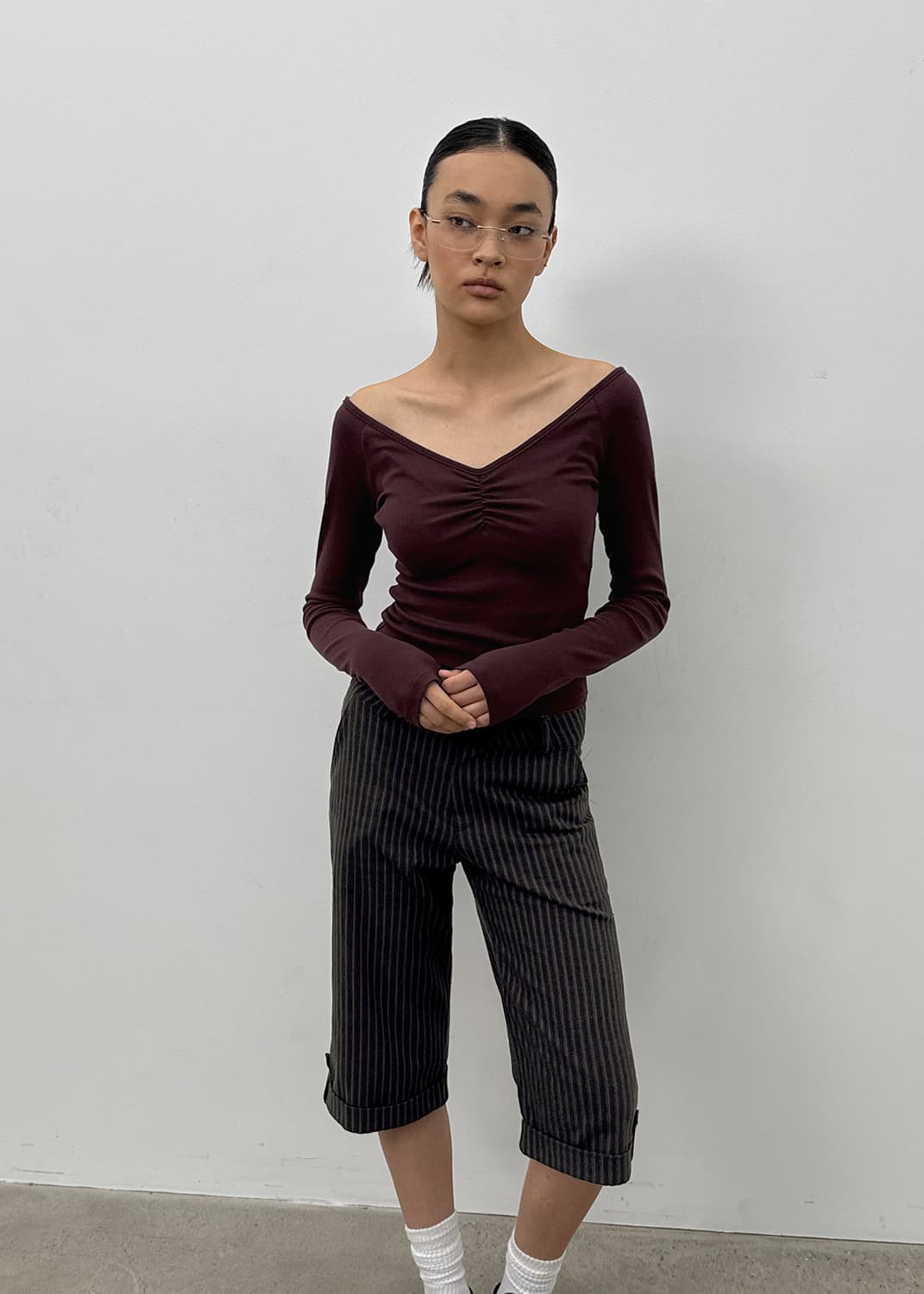 (새상품) 블랙업 샤브니 브이넥 셔링 버건디 상품이미지2