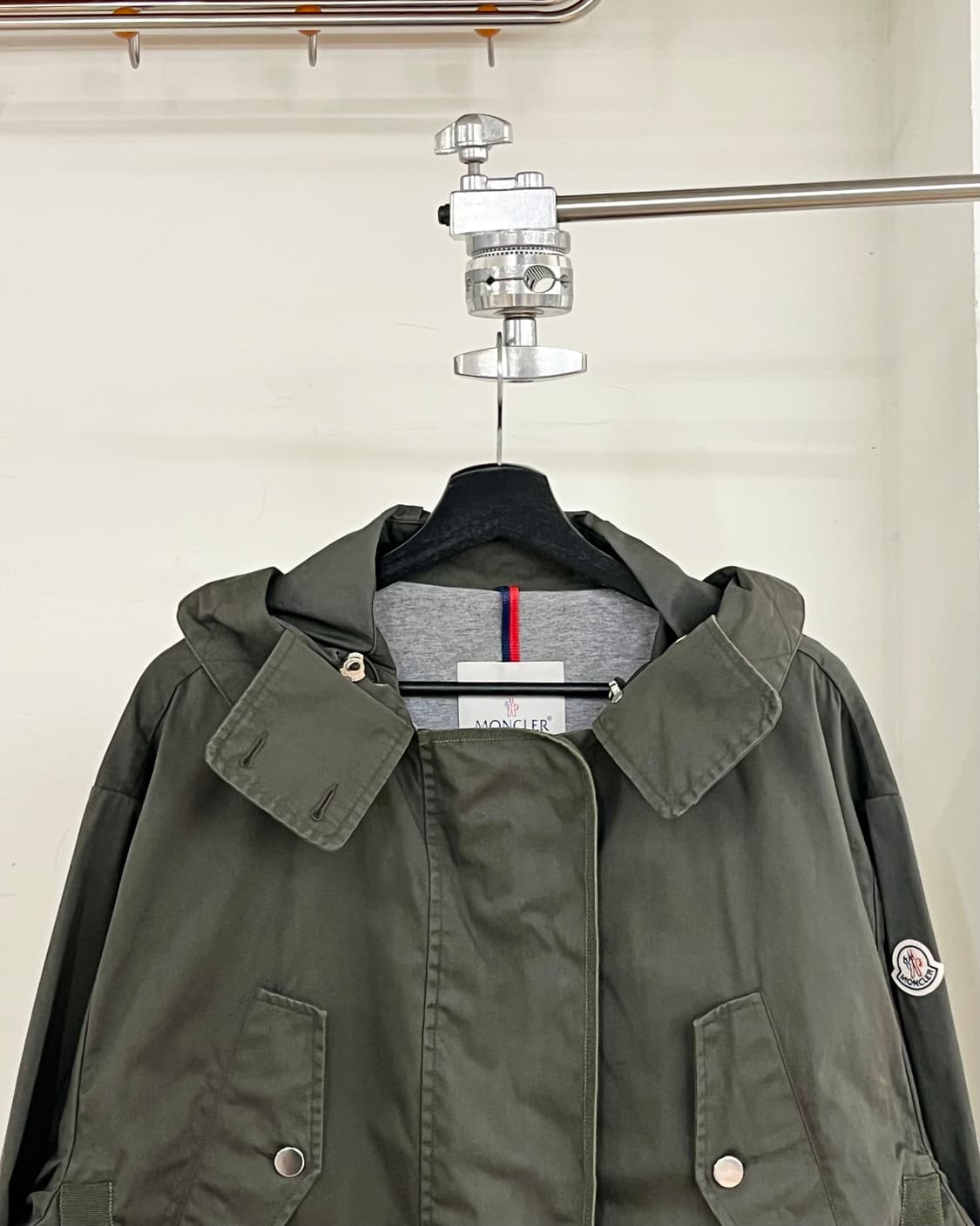 몽클레어 카키 노이제이 후디드 파카 자켓 상품이미지2