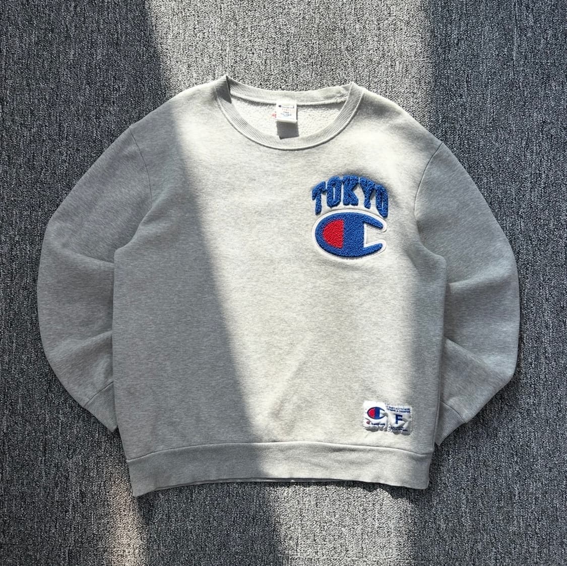 챔피온 도쿄 헤비 웨이트 스웻셔츠  상품이미지1