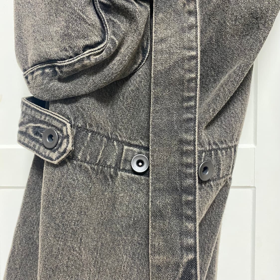 [새상품/1] 율리우스 25SS 12oz 데님 와이드 가스마스크 카고팬츠 상품이미지8