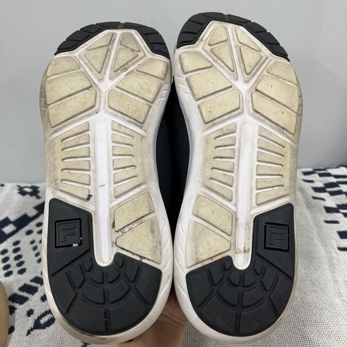필라 FILA 블랙 슬립온 신발 250 X00365 상품이미지4