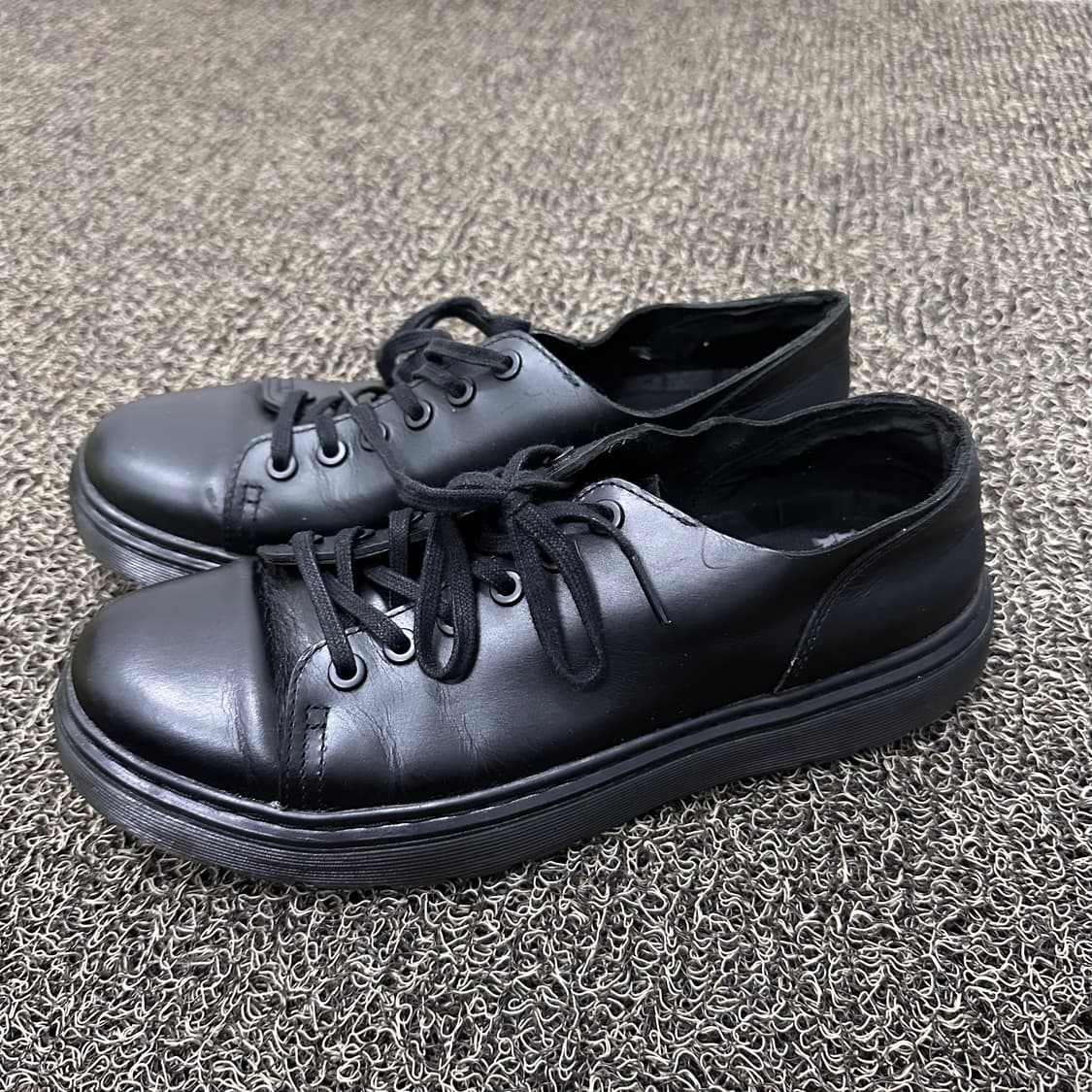 닥터마틴 단테 6홀 스니커즈 블랙 UK8(270사이즈) 상품이미지5